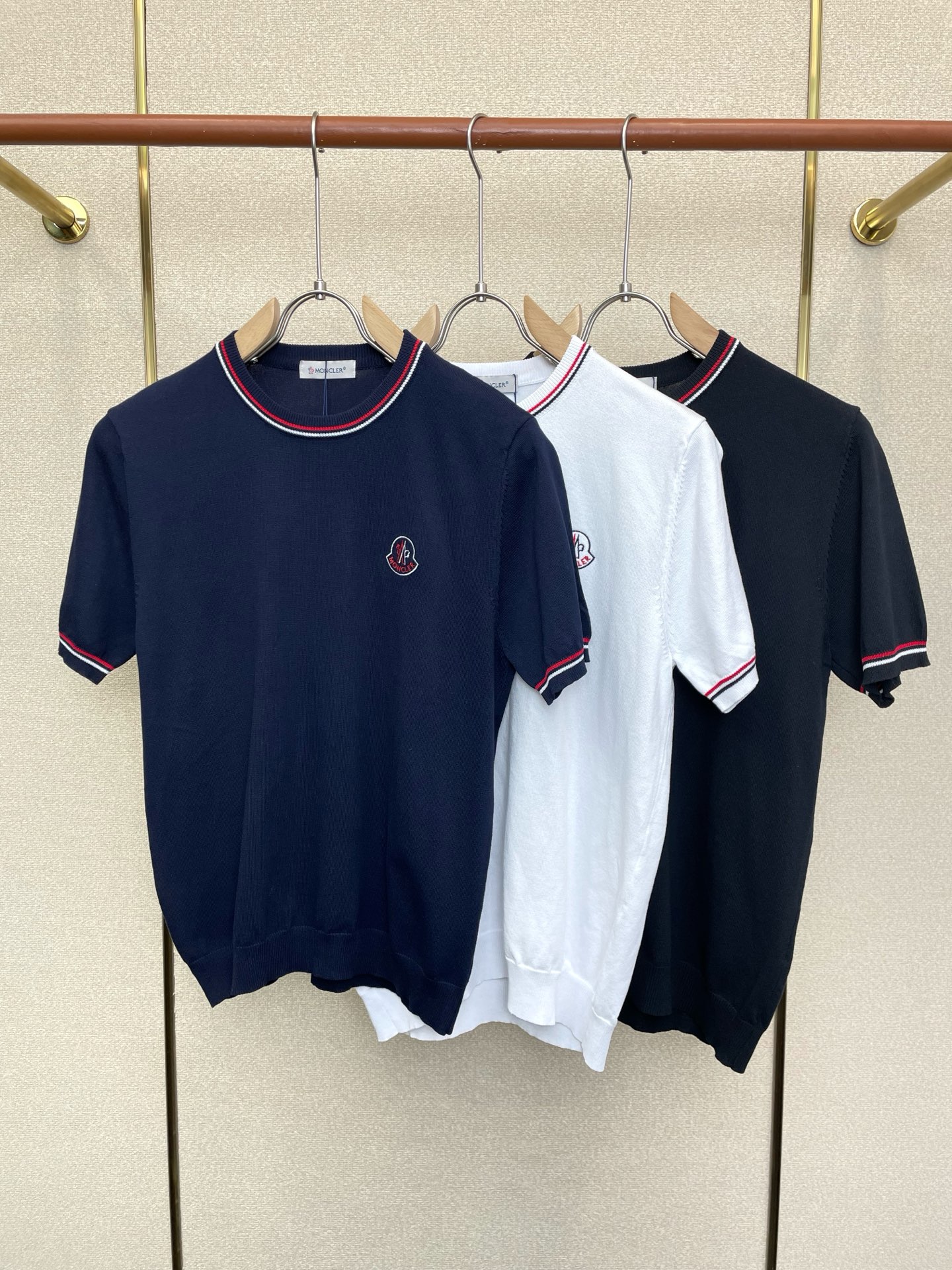 。Moncler蒙口💥砸锅卖铁都要上的新款新款原单男士休闲短袖 高端定制 高版本 时尚百搭爆款⚠️⚠️✨
