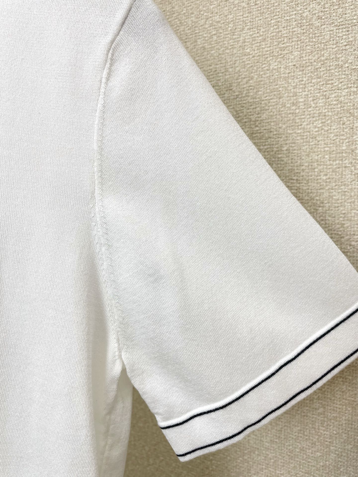 。Loro Piana-Loro Piana诺悠翩雅💥砸锅卖铁都要上的新款新款原单男士休闲短袖 高端定制