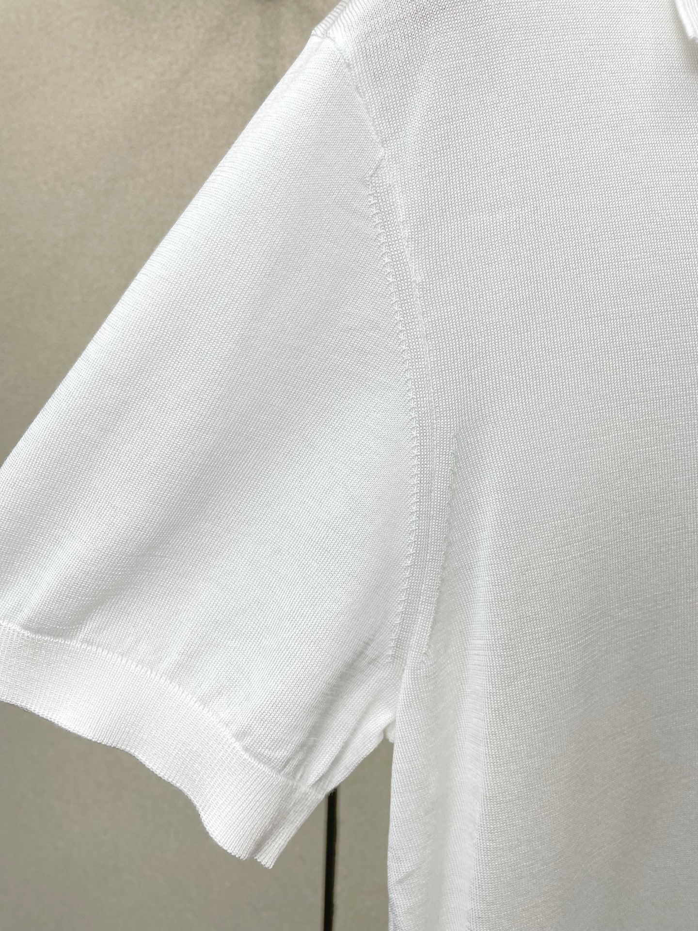 。Loro Piana-Loro Piana诺悠翩雅💥砸锅卖铁都要上的新款新款原单男士休闲短袖 高端定制