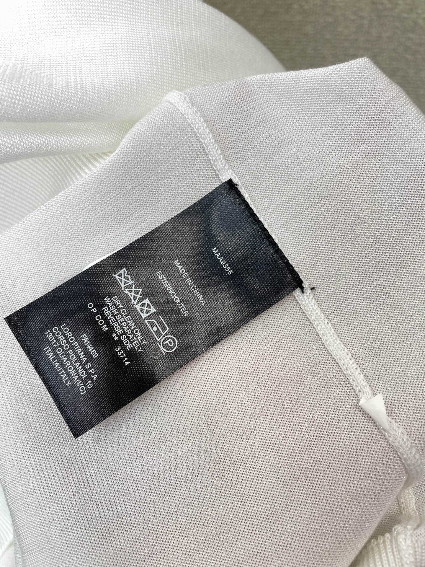 。Loro Piana-Loro Piana诺悠翩雅💥砸锅卖铁都要上的新款新款原单男士休闲短袖 高端定制