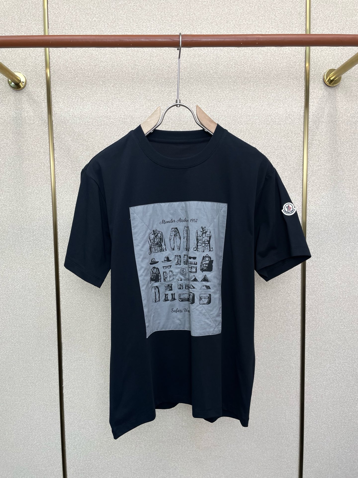 。Moncler蒙口💥砸锅卖铁都要上的新款新款原单男士休闲短袖 高端定制 高端版本 时尚百搭爆款⚠️⚠️