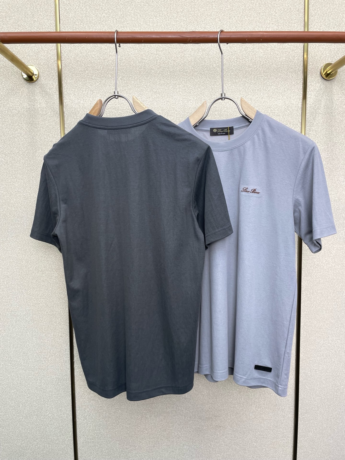 。Loro Piana-Loro Piana诺悠翩雅💥砸锅卖铁都要上的新款新款原单男士休闲短袖 高端定制