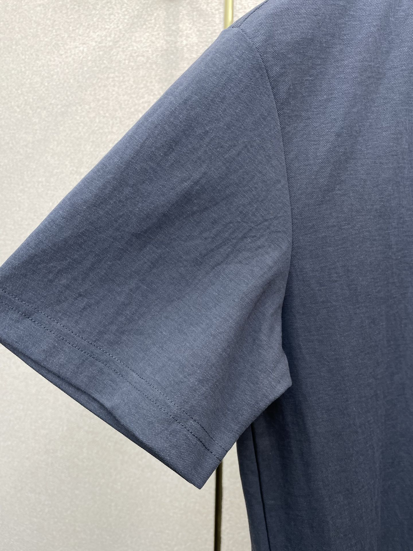 。Loro Piana-Loro Piana诺悠翩雅💥砸锅卖铁都要上的新款新款原单男士休闲短袖 高端定制
