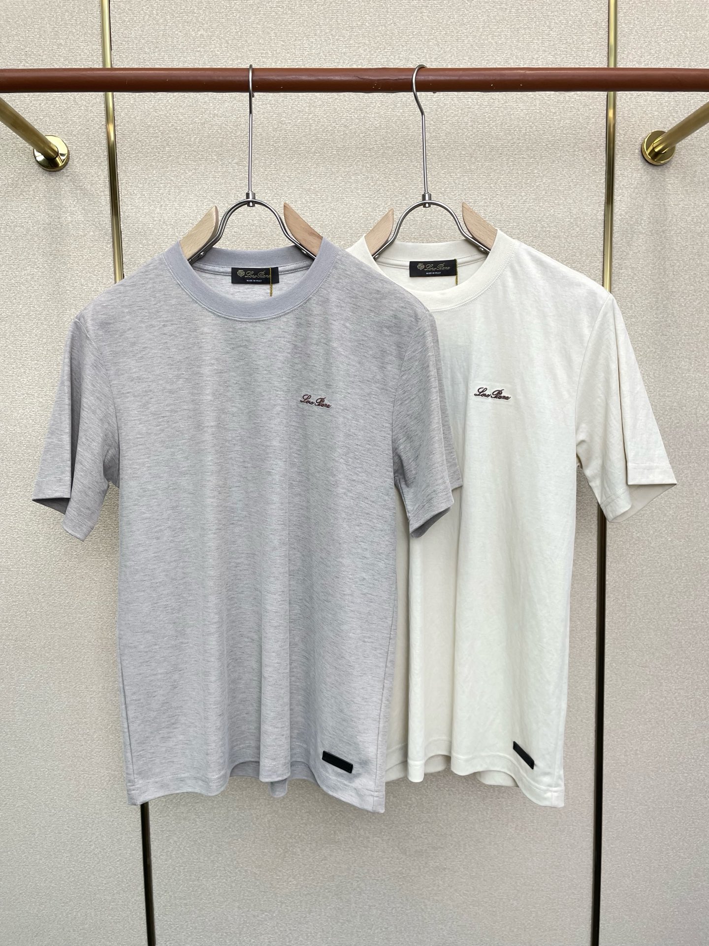 。Loro Piana-Loro Piana诺悠翩雅💥砸锅卖铁都要上的新款新款原单男士休闲短袖 高端定制