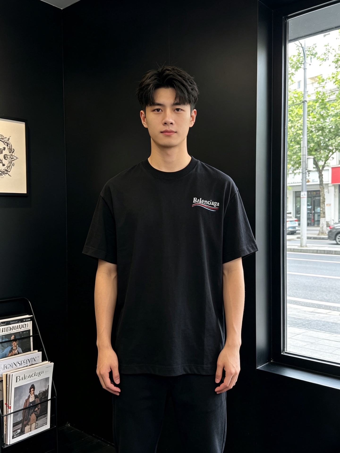 NO:847529,.Balenciaga Balenciaga's new and popular new original men's casual short sleeves. High-end customization. High-end version. Fashionable and versatile imported fabrics. Super soft and delicate feel. Skin-friendly and comfortable to wear. High-end boutique. The upper body made by the factory is very good. Men's must-have items. Complete three standards. Size S-2XL. New trend. Balenciaga, balenciaga, T-shirt,19860909.Balenciaga巴黎世家砸锅卖铁都要上的新款新款原单男士休闲短袖 高端定制 高端版本 时尚百搭爆款进口面料 手感超柔软细腻 穿着亲肤舒适 高端精品 代工厂精细做上身非常赞 男士必备单品 三标齐全 码数S-2XL砸锅卖铁上新款,,balenciaga,balenciaga,T-shirt,,Men's clothing