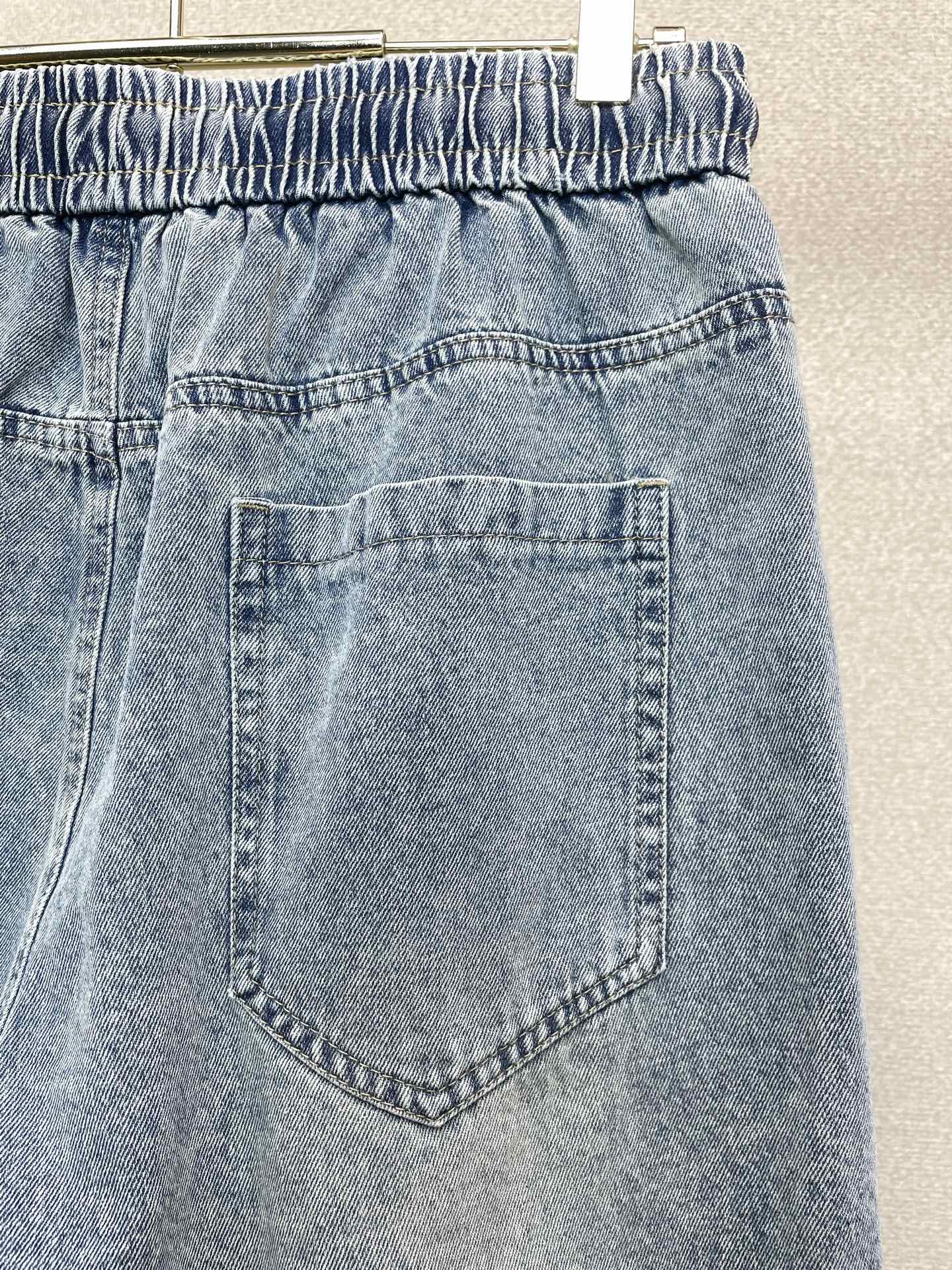 。Balenciaga巴黎世家💥砸锅卖铁都要上的新款新款休闲牛仔短裤🩳 高端版本！专柜定制面料 透气舒适