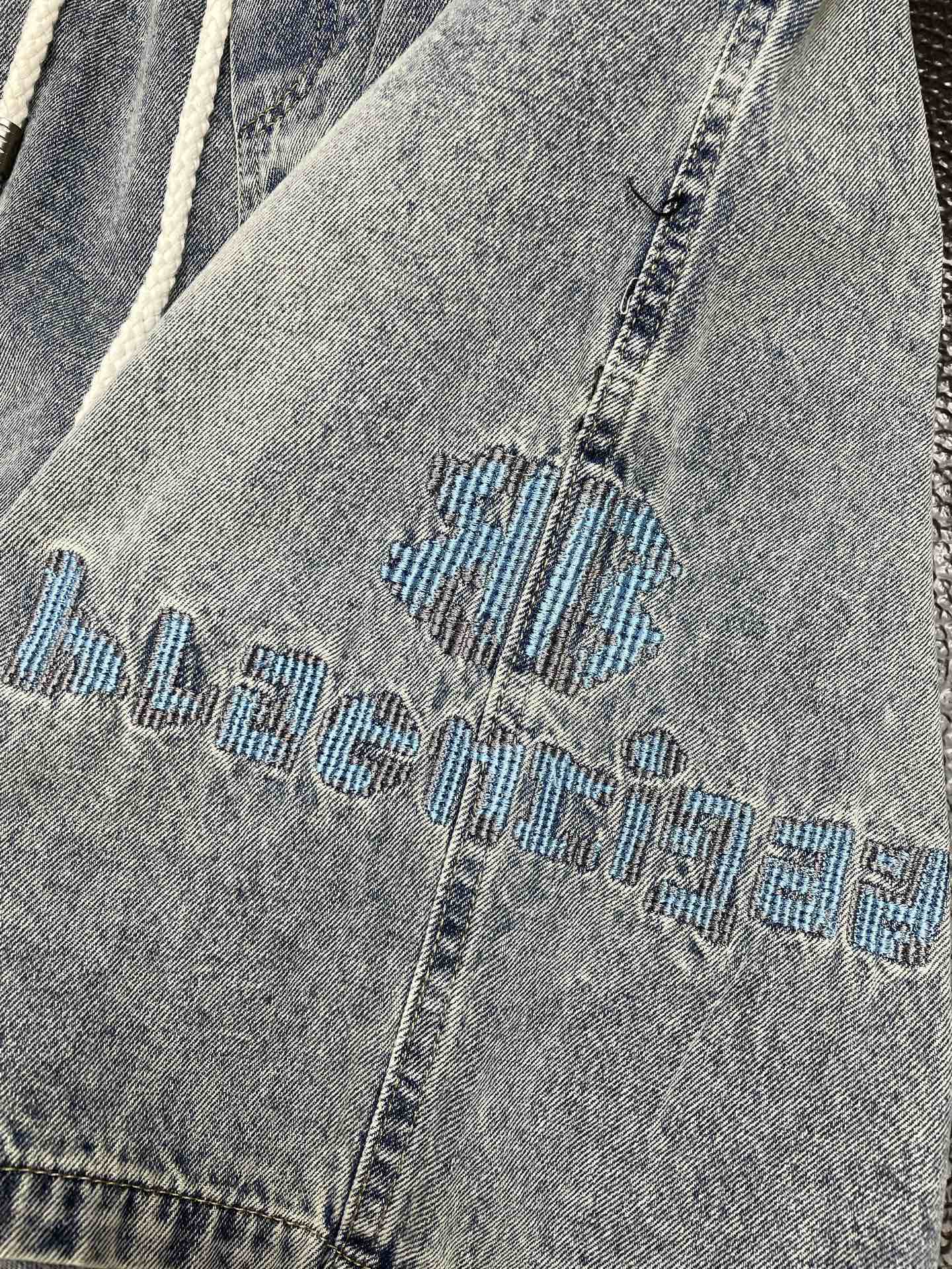 。Balenciaga巴黎世家💥砸锅卖铁都要上的新款新款休闲牛仔短裤🩳 高端版本！专柜定制面料 透气舒适