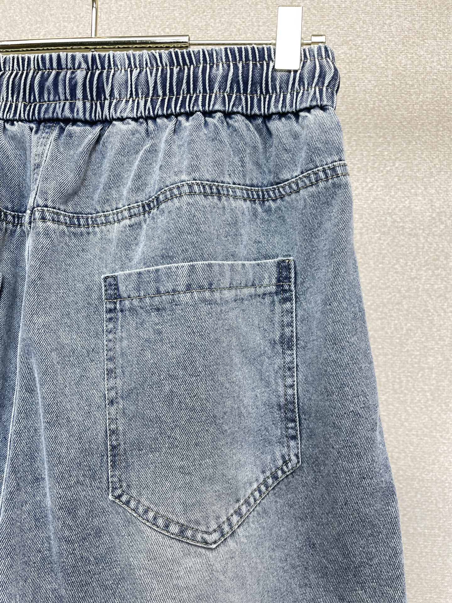 。Balenciaga巴黎世家💥砸锅卖铁都要上的新款新款休闲牛仔短裤🩳 高端版本！专柜定制面料 透气舒适
