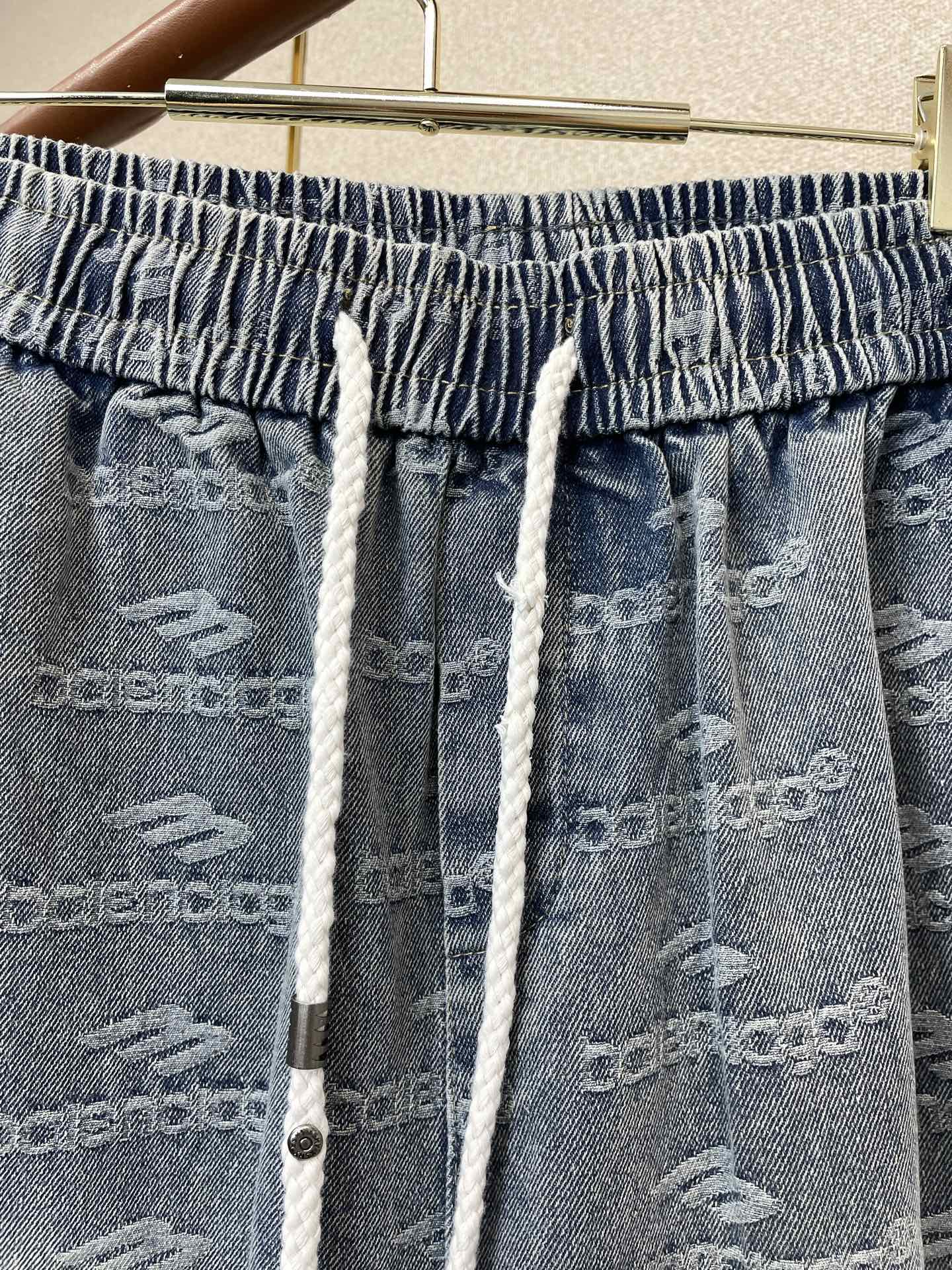 。Balenciaga巴黎世家💥砸锅卖铁都要上的新款新款休闲牛仔短裤🩳 高端版本！专柜定制面料 透气舒适