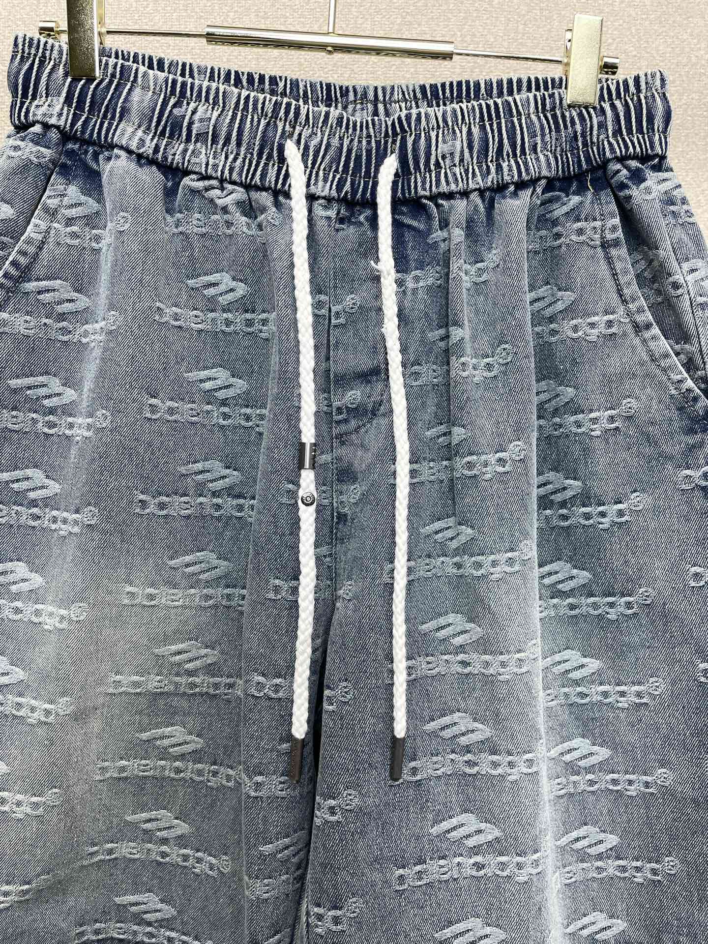 。Balenciaga巴黎世家💥砸锅卖铁都要上的新款新款休闲牛仔短裤🩳 高端版本！专柜定制面料 透气舒适