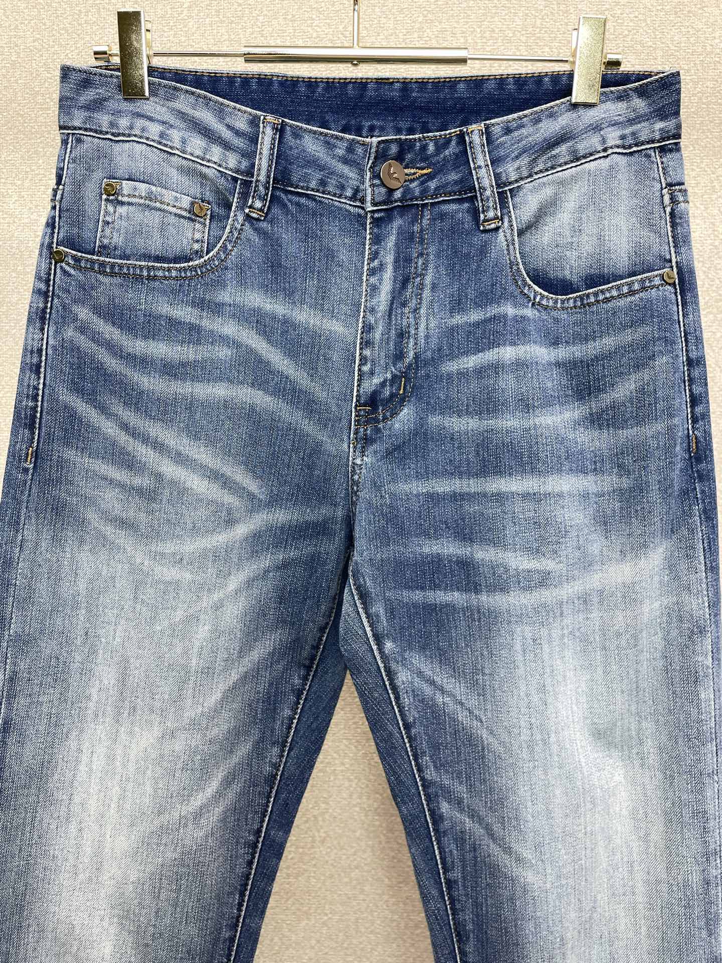 。ARMANI阿玛尼💥砸锅卖铁都要上的新款新款休闲牛仔裤👖高端版本 专柜定制面料 透气舒适度高，细节无可
