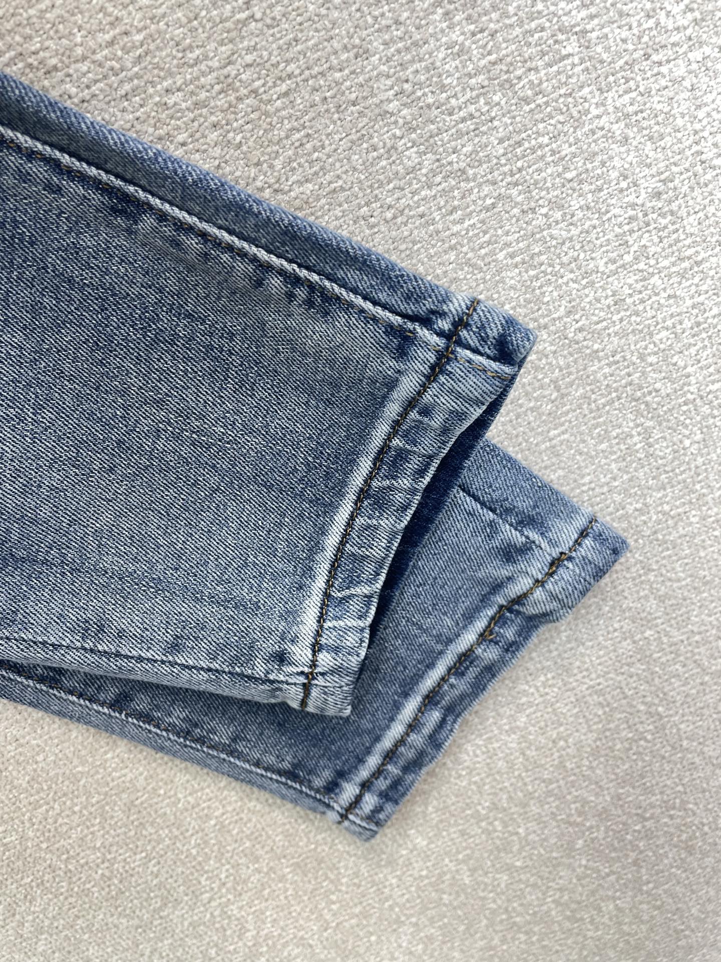 。Louis Vuitton路易威登💥砸锅卖铁都要上的新款新款休闲牛仔裤👖高端版本 专柜定制面料 透气舒