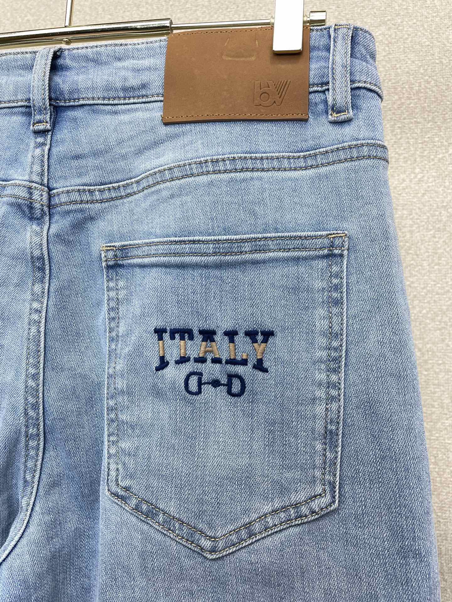 。Bottega Veneta葆蝶家💥砸锅卖铁都要上的新款新款休闲牛仔裤👖高端版本 专柜定制面料 透气舒