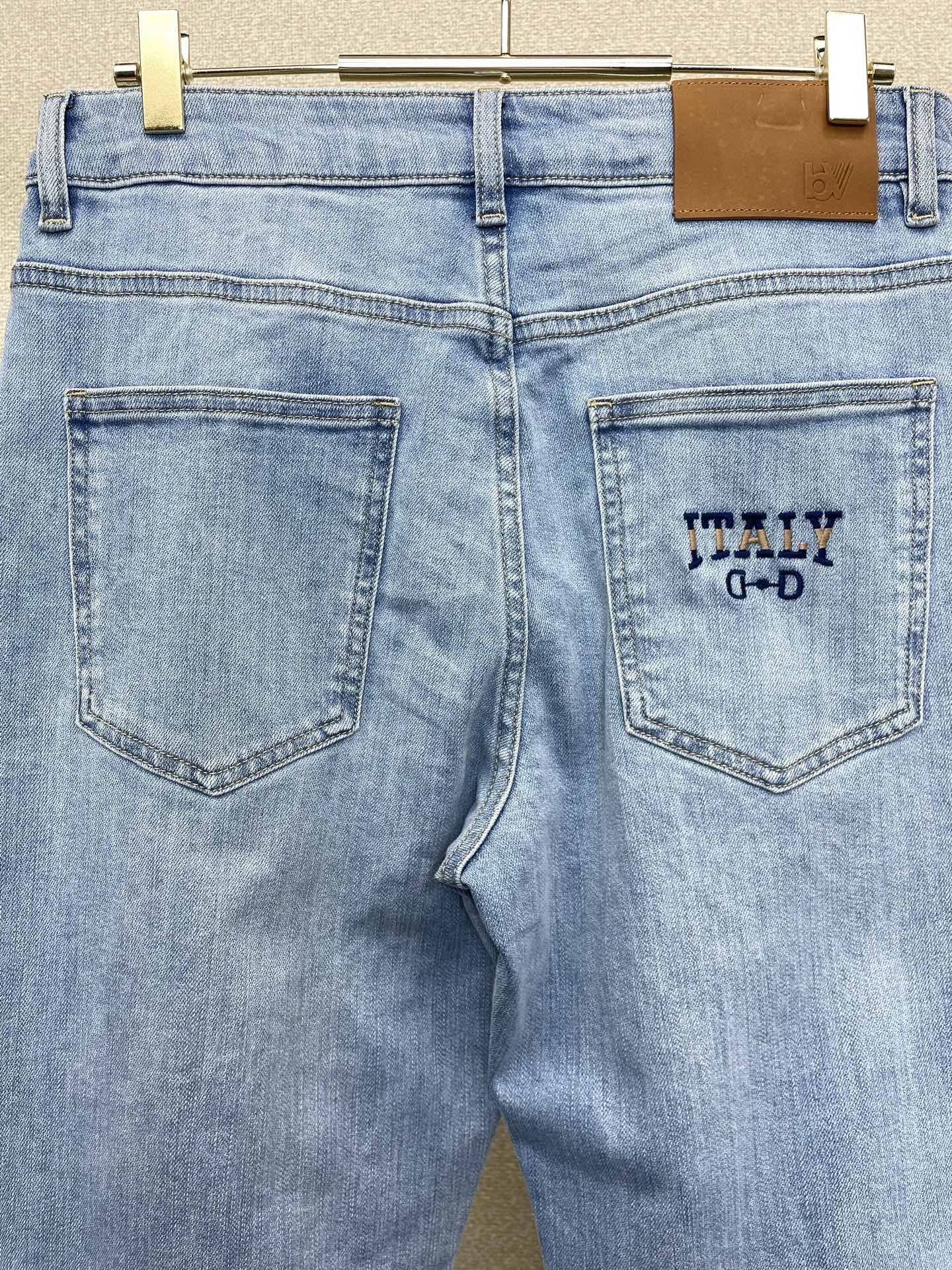 。Bottega Veneta葆蝶家💥砸锅卖铁都要上的新款新款休闲牛仔裤👖高端版本 专柜定制面料 透气舒
