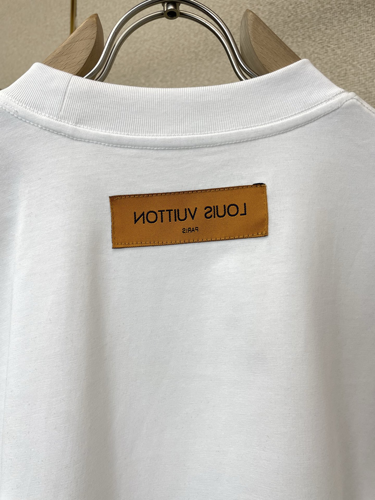 。Louis Vuitton路易威登💥砸锅卖铁都要上的新款新款原单男士休闲短袖 高端定制 高端版本 时尚