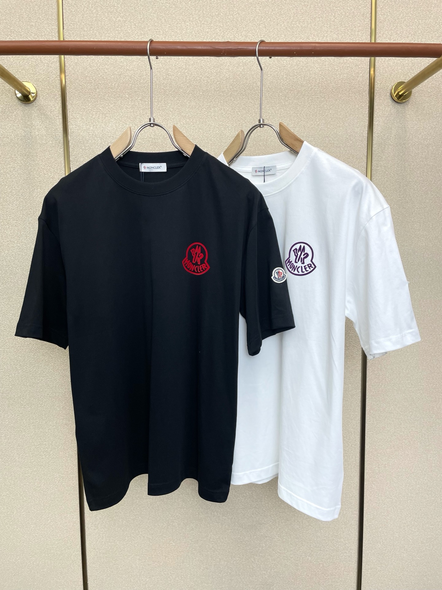 。Moncler蒙口💥砸锅卖铁都要上的新款新款原单男士休闲短袖 高端定制 高端版本 时尚百搭爆款⚠️⚠️