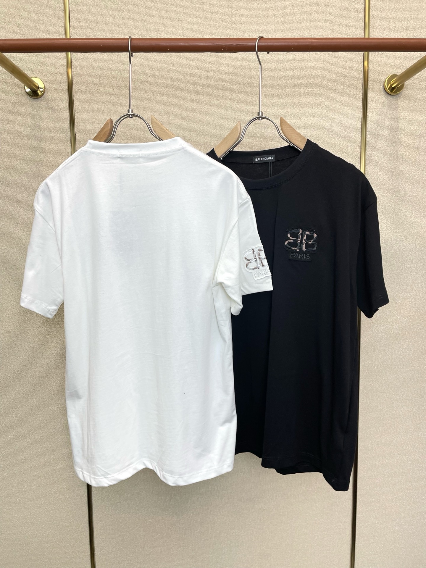 。Balenciaga巴黎世家💥砸锅卖铁都要上的新款新款原单男士休闲短袖 高端定制 高端版本 时尚百搭爆
