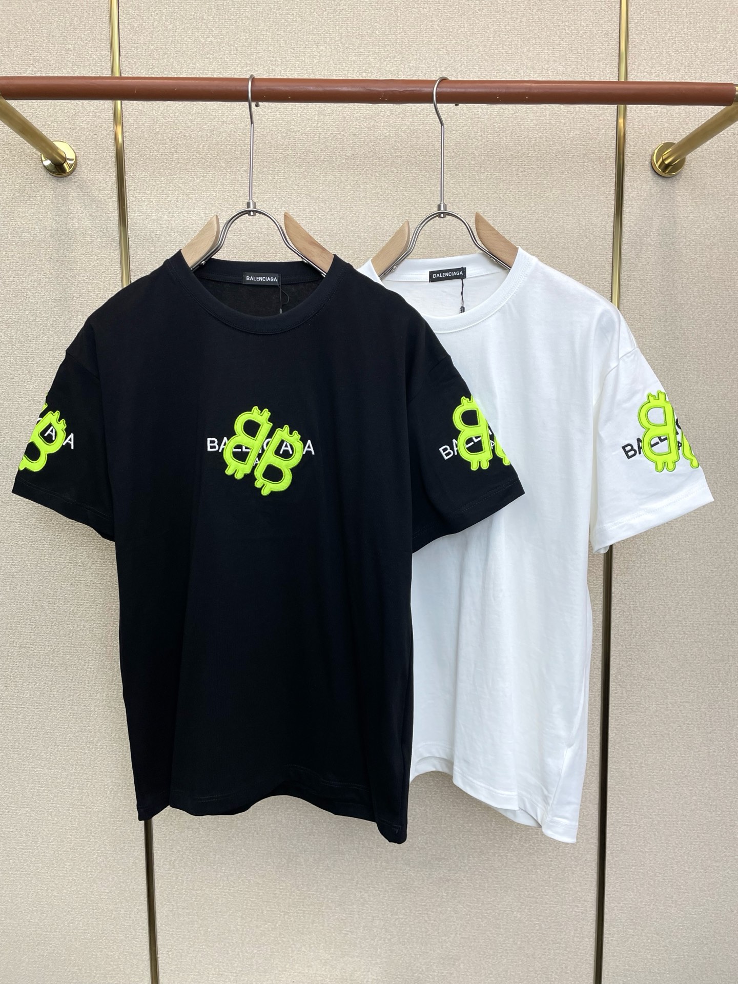 。Balenciaga巴黎世家💥砸锅卖铁都要上的新款新款原单男士休闲短袖 高端定制 高端版本 时尚百搭爆