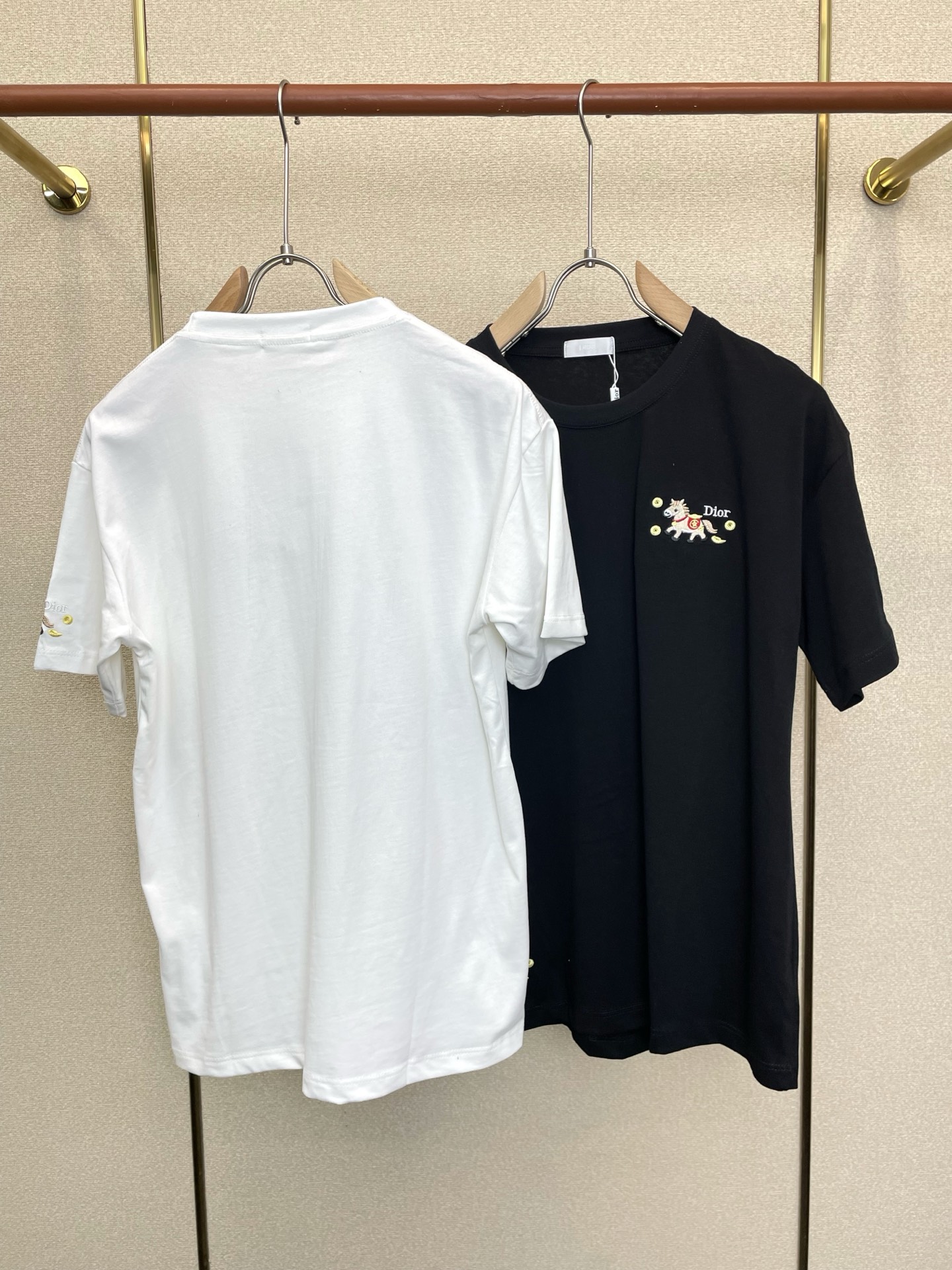 。Dior迪奥💥砸锅卖铁都要上的新款新款原单男士休闲短袖 高端定制 高端版本 时尚百搭爆款⚠️⚠️✨✨进