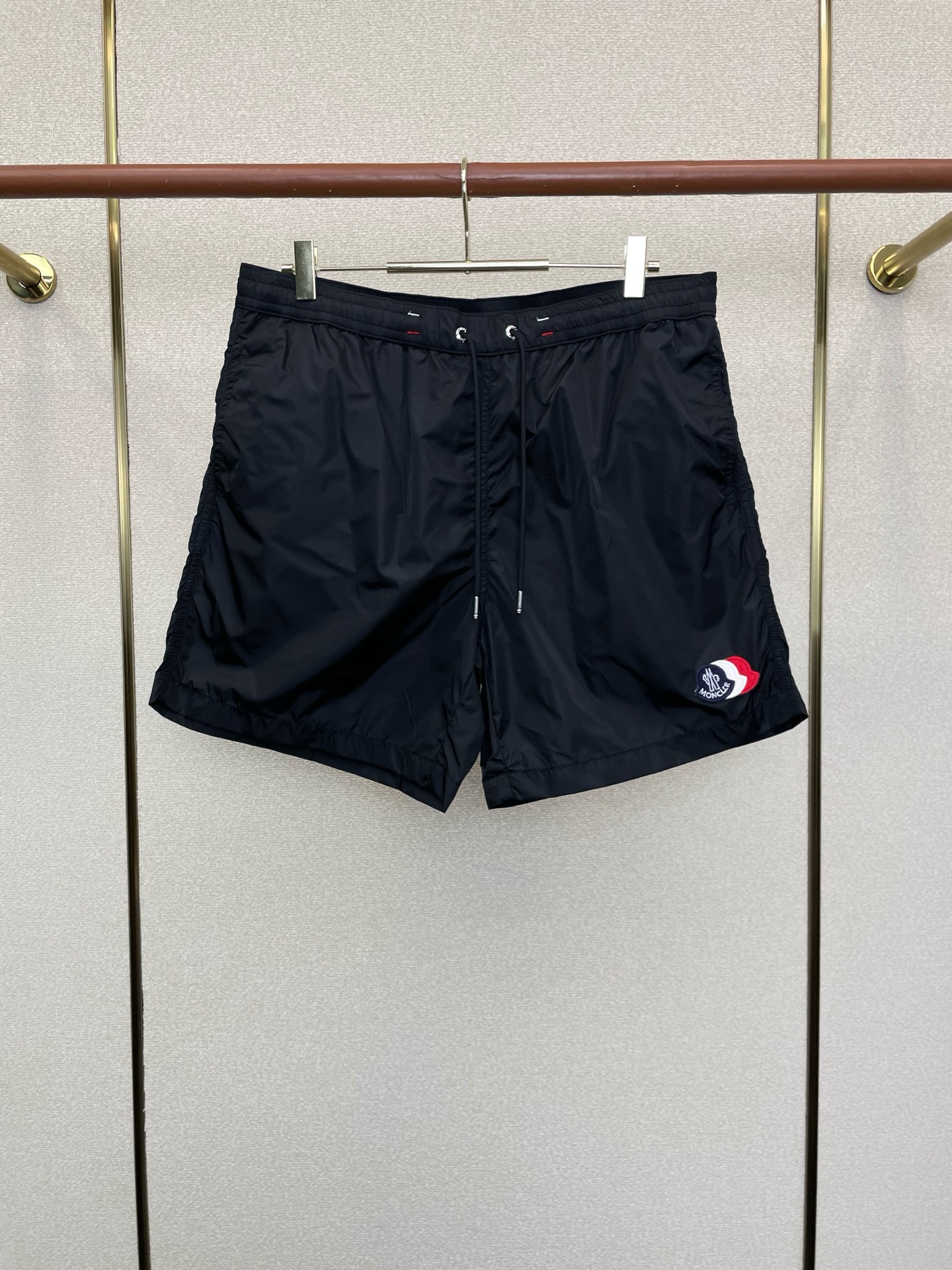 。Moncler蒙口💥砸锅卖铁都要上的新款新款原单男士休闲短裤🩳高端定制 高端版本 时尚百搭爆款⚠️⚠️