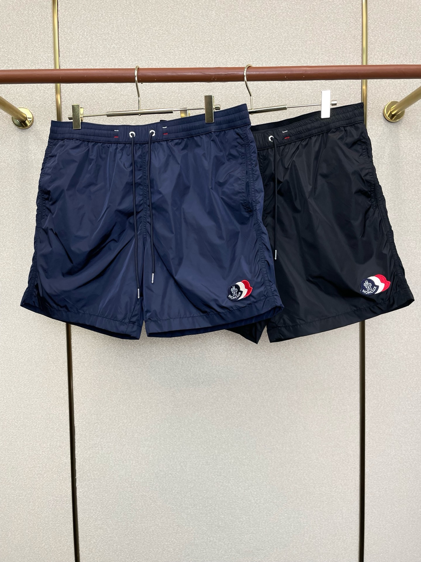 。Moncler蒙口💥砸锅卖铁都要上的新款新款原单男士休闲短裤🩳高端定制 高端版本 时尚百搭爆款⚠️⚠️