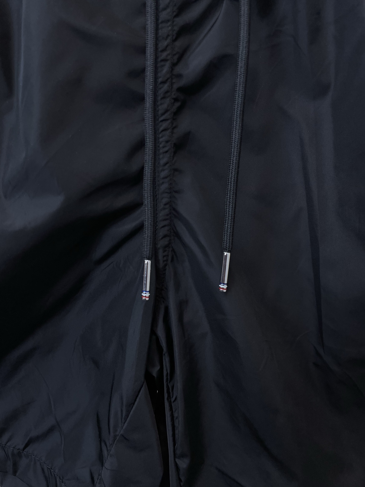 。Moncler蒙口💥砸锅卖铁都要上的新款新款原单男士休闲短裤🩳高端定制 高端版本 时尚百搭爆款⚠️⚠️