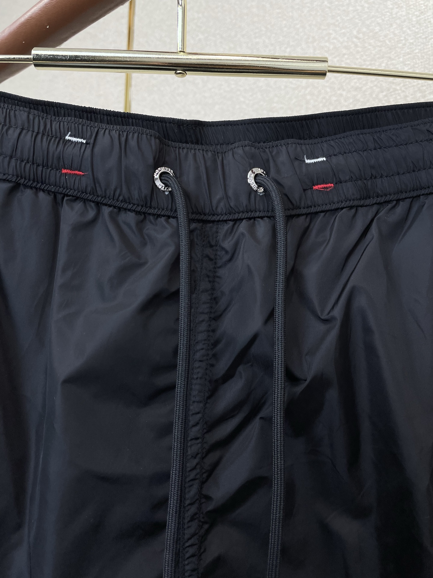 。Moncler蒙口💥砸锅卖铁都要上的新款新款原单男士休闲短裤🩳高端定制 高端版本 时尚百搭爆款⚠️⚠️
