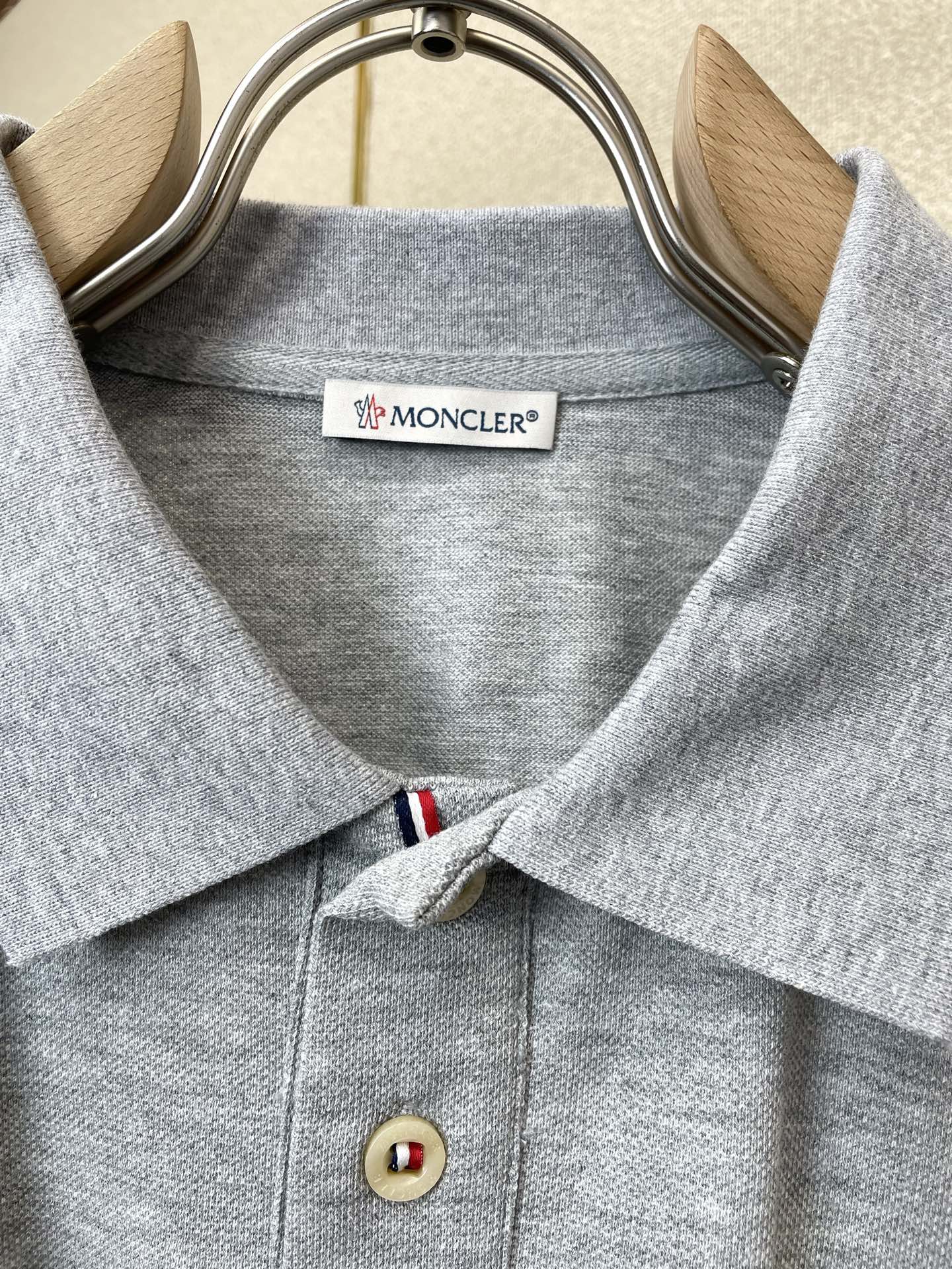 。Moncler蒙口💥砸锅卖铁都要上的新款新款原单男士休闲短袖 高端定制 高端版本 时尚百搭爆款⚠️⚠️
