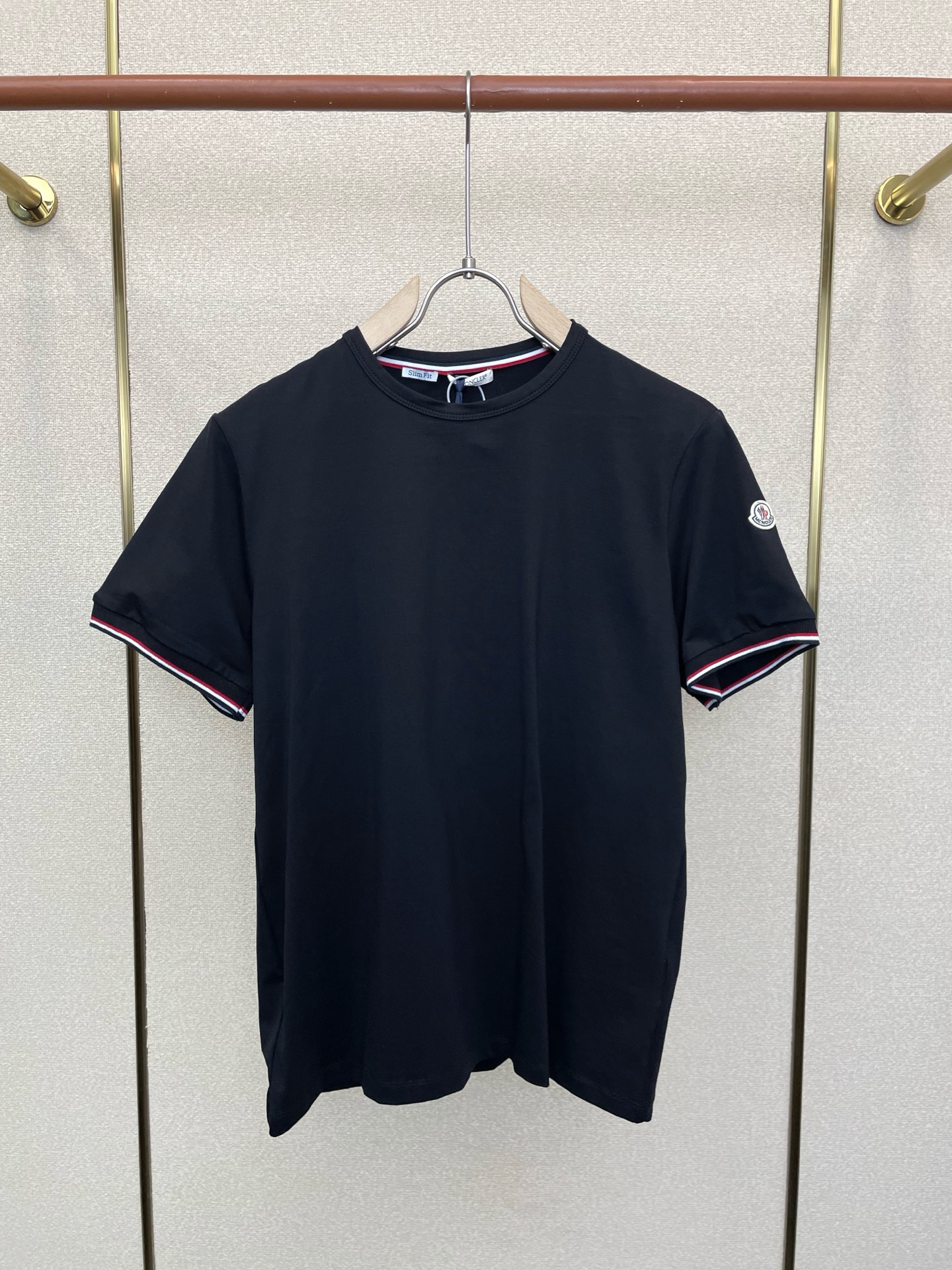 。Moncler蒙口💥砸锅卖铁都要上的新款新款原单男士休闲短袖 高端定制 高端版本 时尚百搭爆款⚠️⚠️