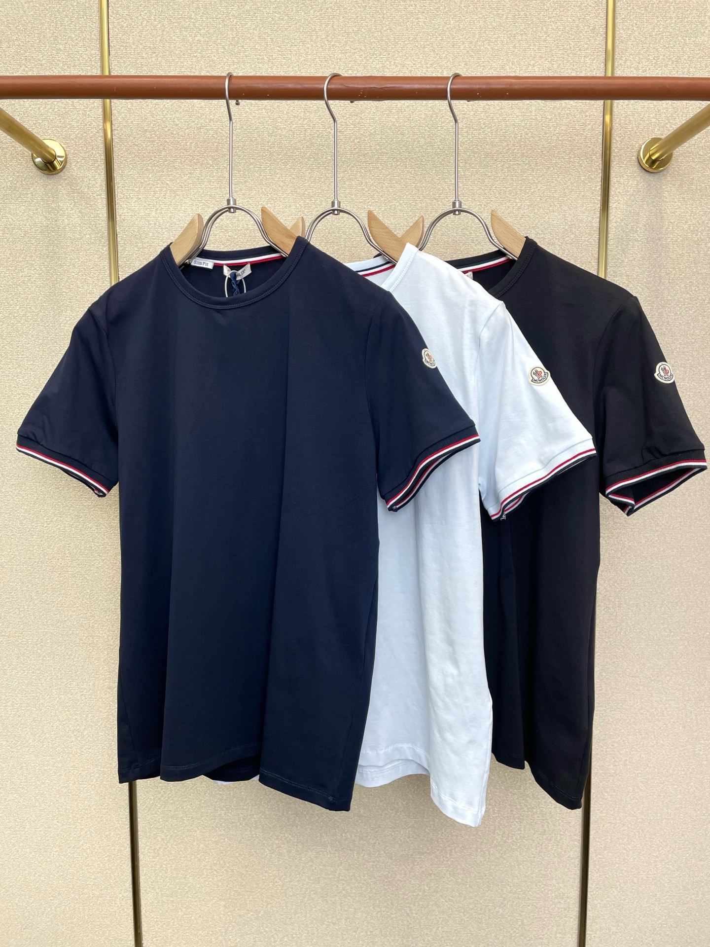。Moncler蒙口💥砸锅卖铁都要上的新款新款原单男士休闲短袖 高端定制 高端版本 时尚百搭爆款⚠️⚠️