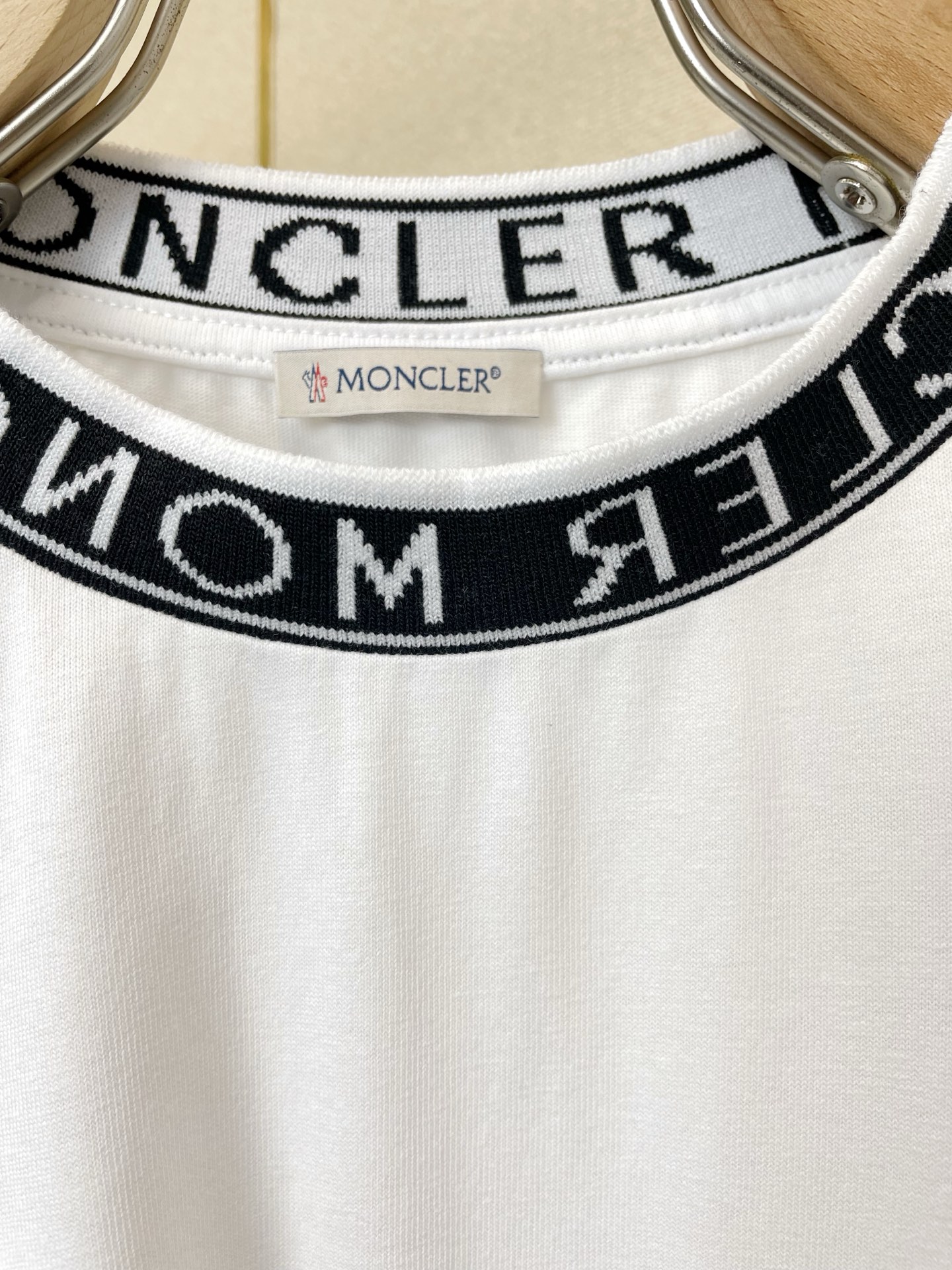 。Moncler蒙口💥砸锅卖铁都要上的新款新款原单男士休闲短袖 高端定制 高端版本 时尚百搭爆款⚠️⚠️