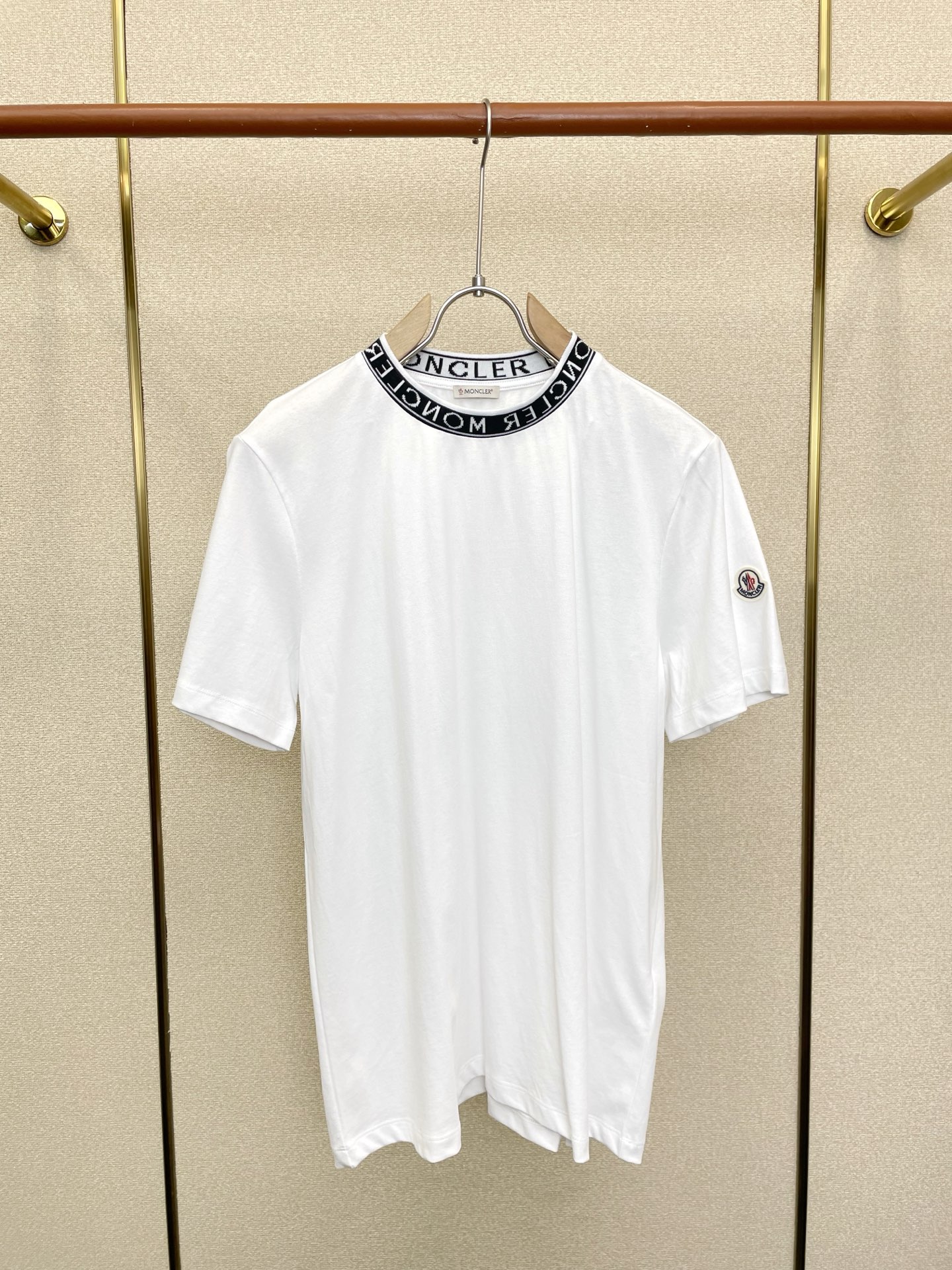 。Moncler蒙口💥砸锅卖铁都要上的新款新款原单男士休闲短袖 高端定制 高端版本 时尚百搭爆款⚠️⚠️