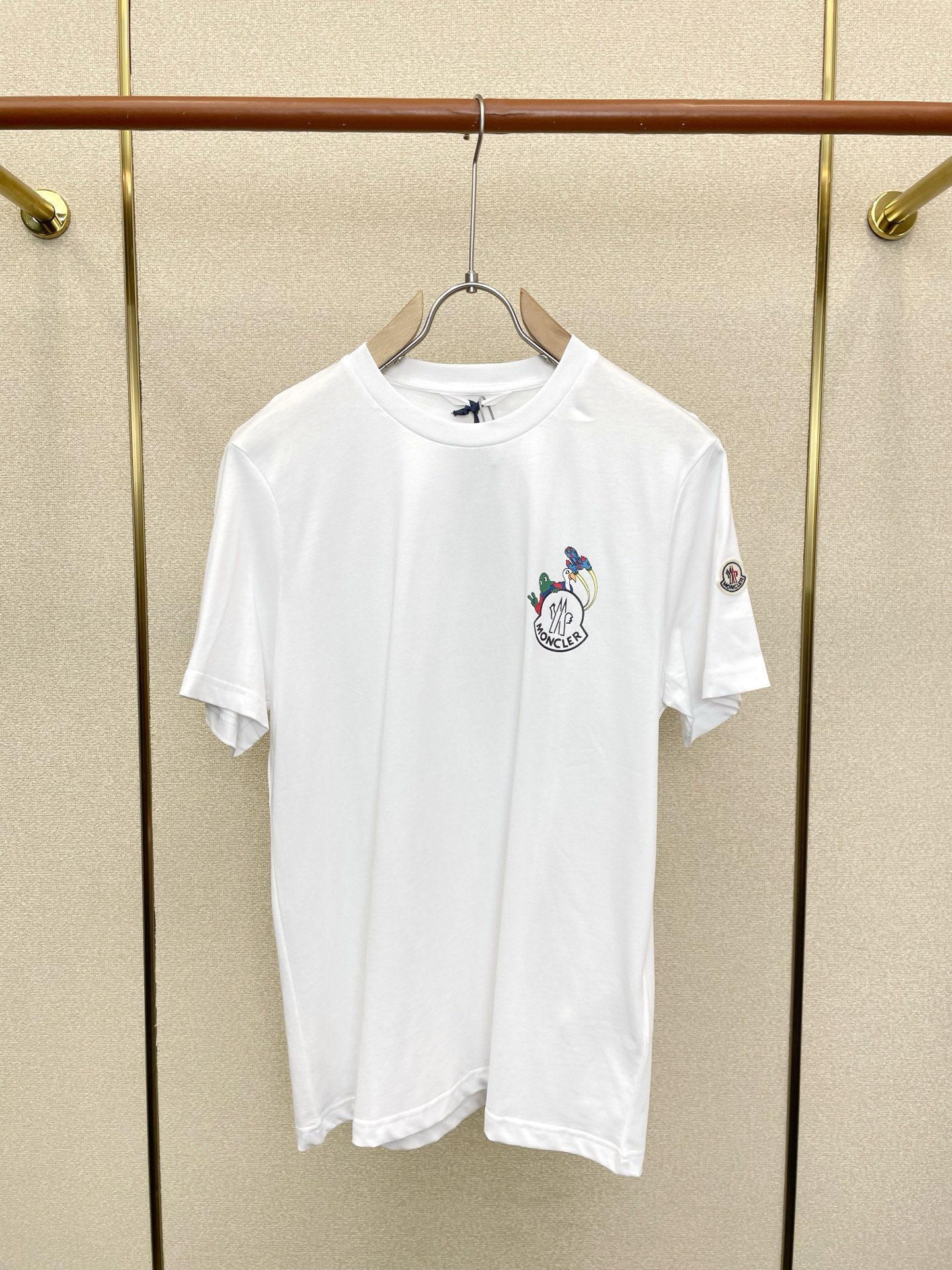 。Moncler蒙口💥砸锅卖铁都要上的新款新款原单男士休闲短袖 高端定制 高端版本 时尚百搭爆款⚠️⚠️