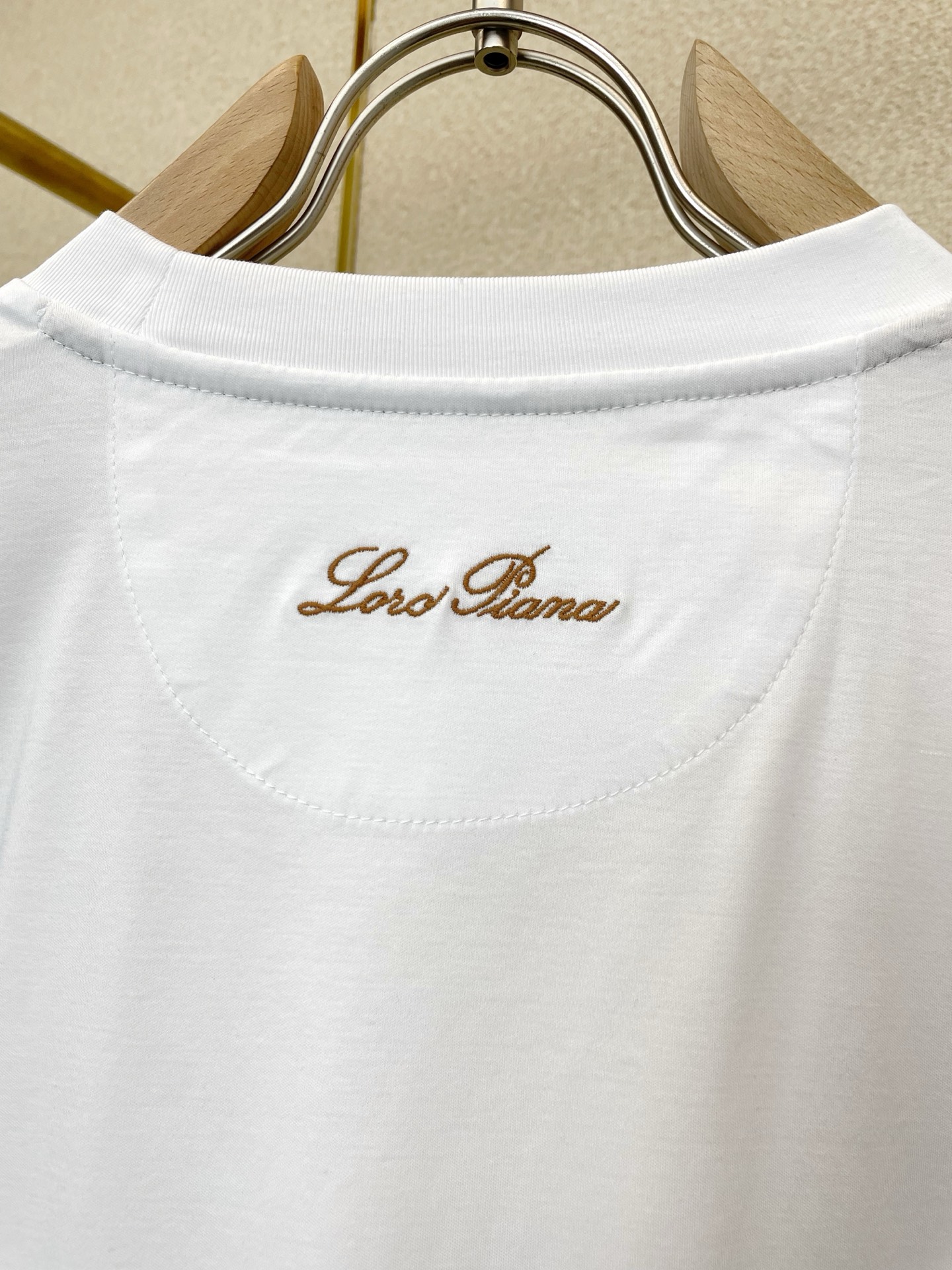 。Loro Piana-Loro Piana诺悠翩雅💥砸锅卖铁都要上的新款新款原单男士休闲短袖 高端定制