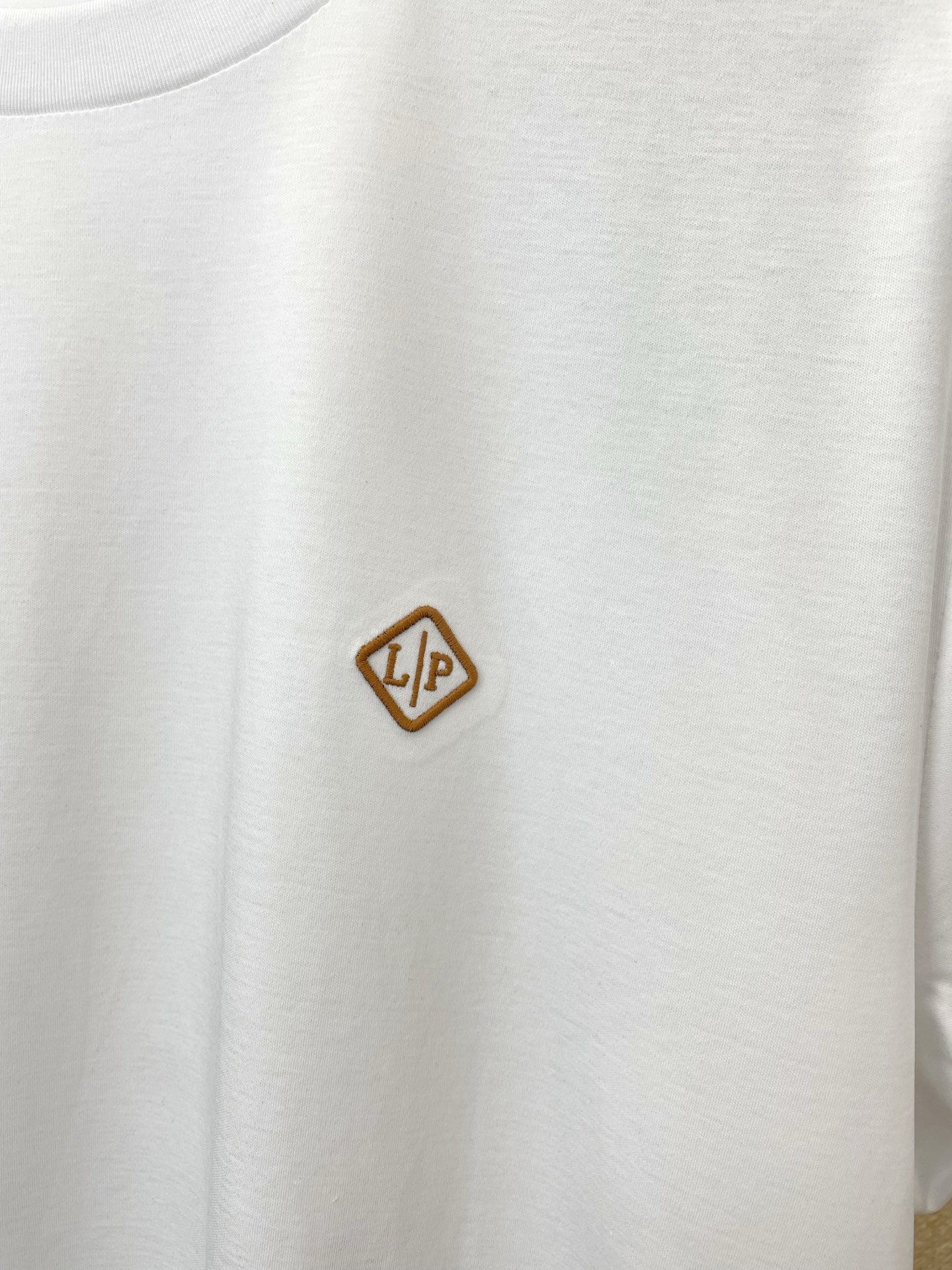 。Loro Piana-Loro Piana诺悠翩雅💥砸锅卖铁都要上的新款新款原单男士休闲短袖 高端定制