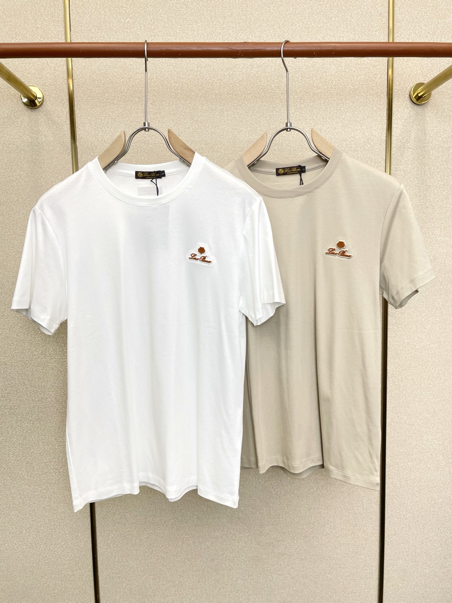 。Loro Piana-Loro Piana诺悠翩雅💥砸锅卖铁都要上的新款新款原单男士休闲短袖 高端定制