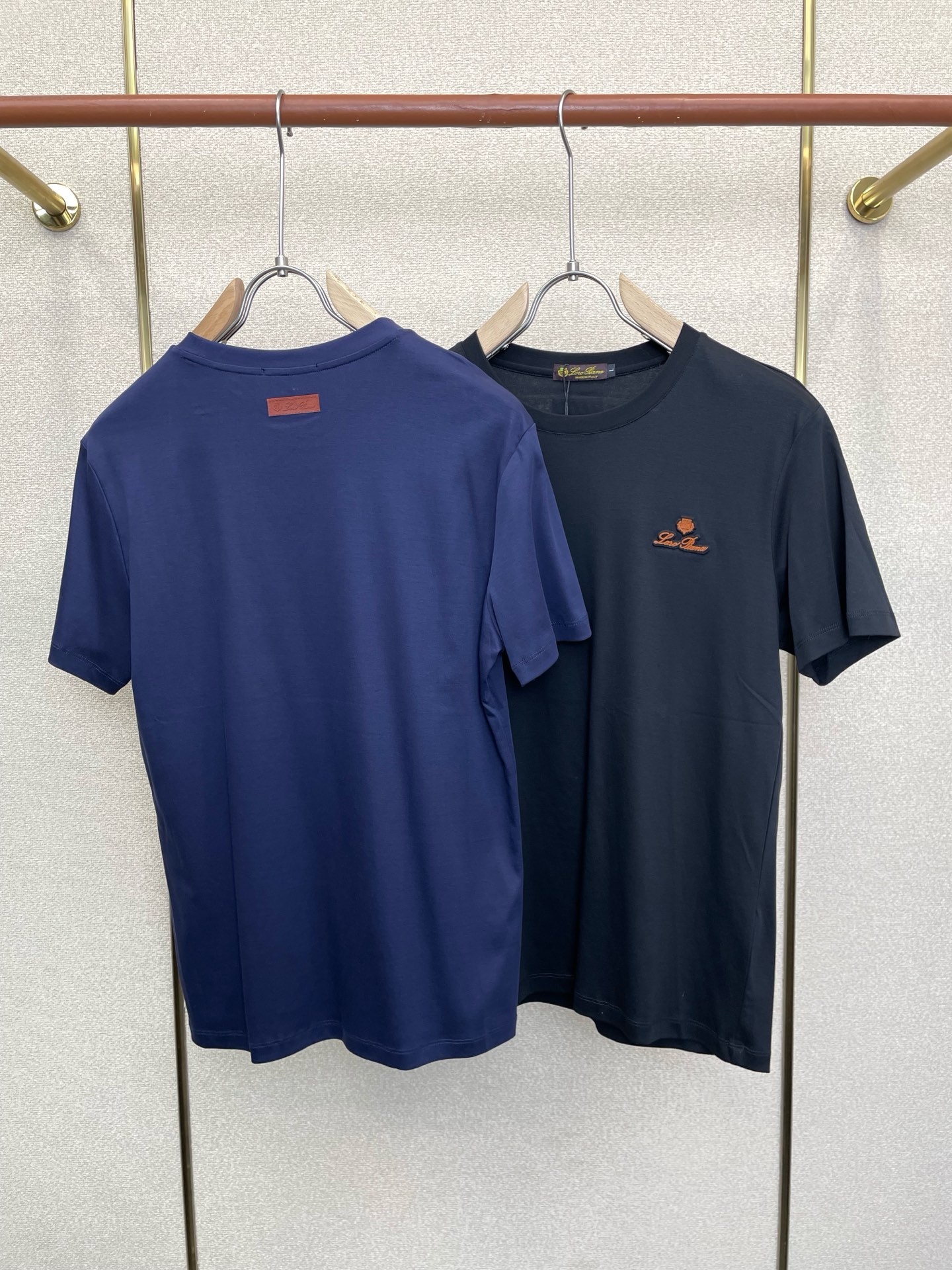 。Loro Piana-Loro Piana诺悠翩雅💥砸锅卖铁都要上的新款新款原单男士休闲短袖 高端定制