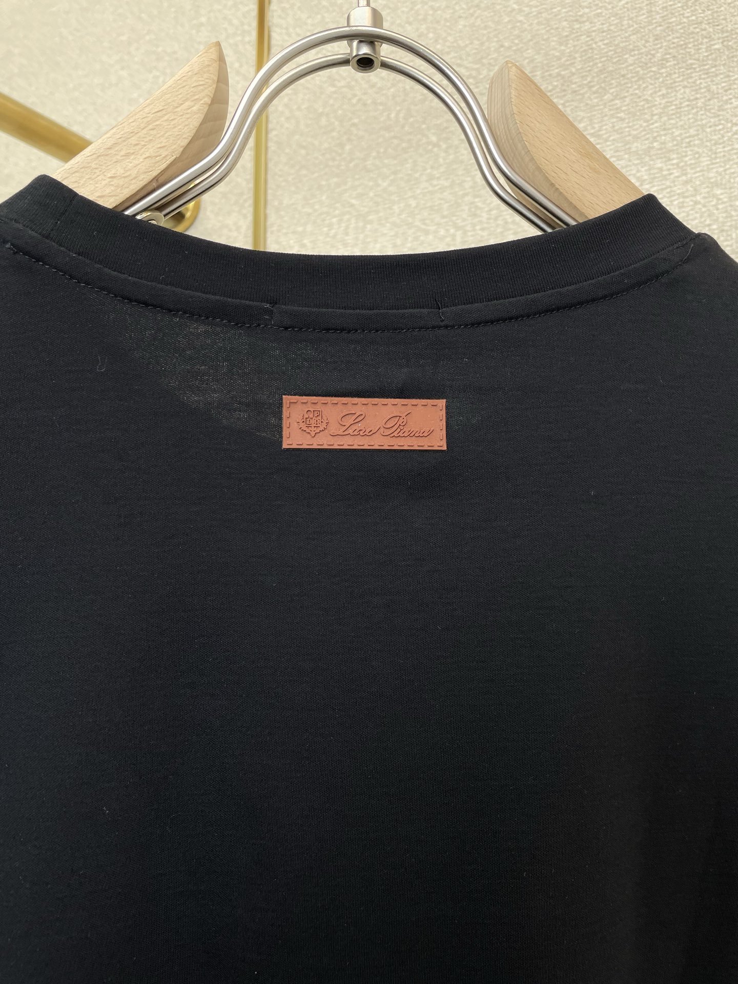 。Loro Piana-Loro Piana诺悠翩雅💥砸锅卖铁都要上的新款新款原单男士休闲短袖 高端定制