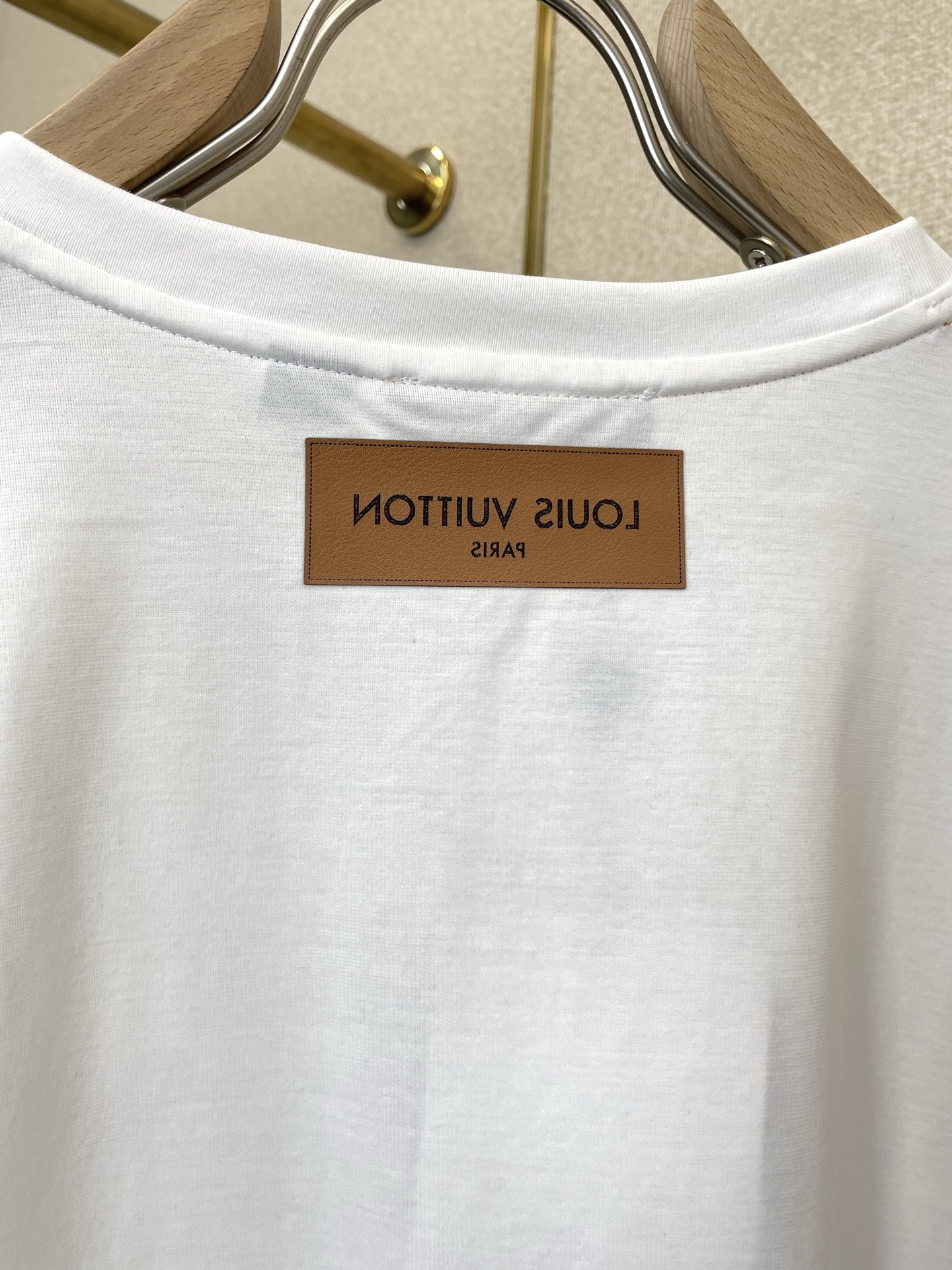 。Louis Vuitton路易威登💥砸锅卖铁都要上的新款新款原单男士休闲短袖 高端定制 高端版本 时尚