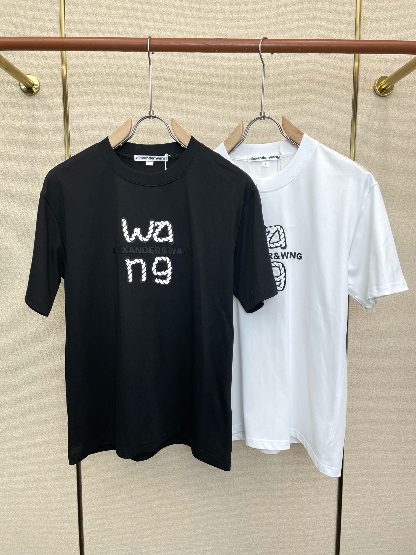 。Alexanderwang亚历山大王💥砸锅卖铁都要上的新款新款原单男士休闲短袖 高端定制 高端版本 时