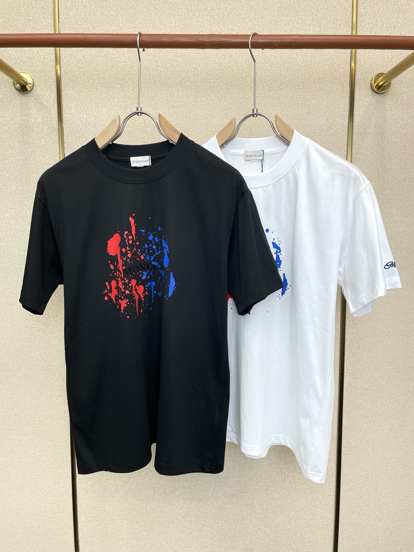 。Moncler蒙口💥砸锅卖铁都要上的新款新款原单男士休闲短袖 高端定制 高端版本 时尚百搭爆款⚠️⚠️
