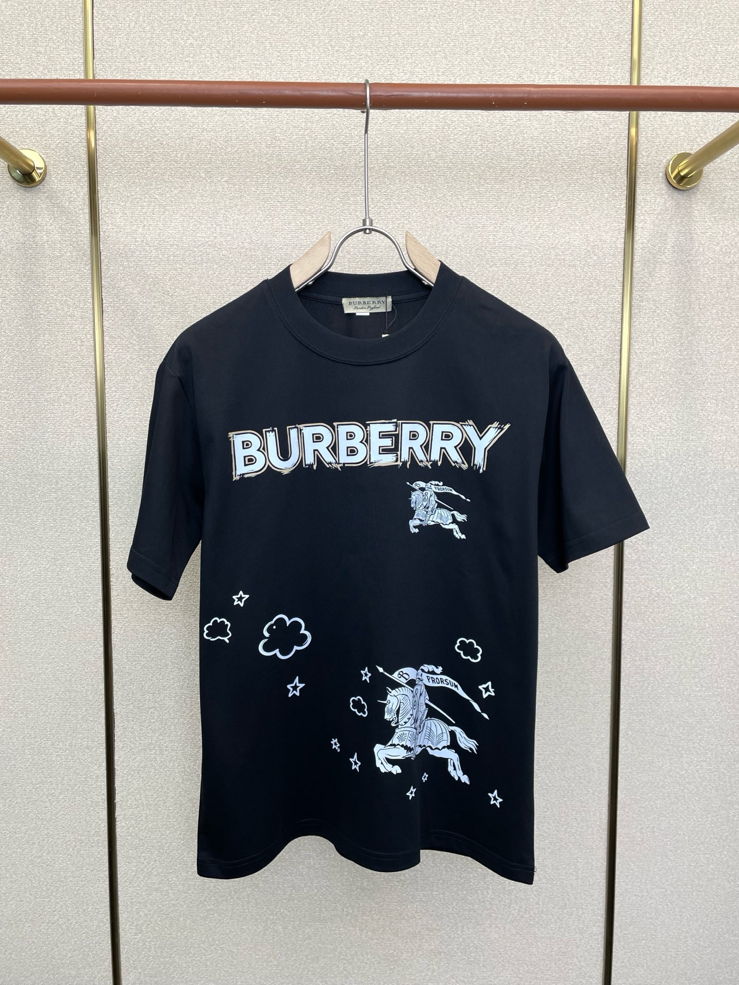 。Burberry巴宝莉💥砸锅卖铁都要上的新款新款原单男士休闲短袖 高端定制 高端版本 时尚百搭爆款⚠️