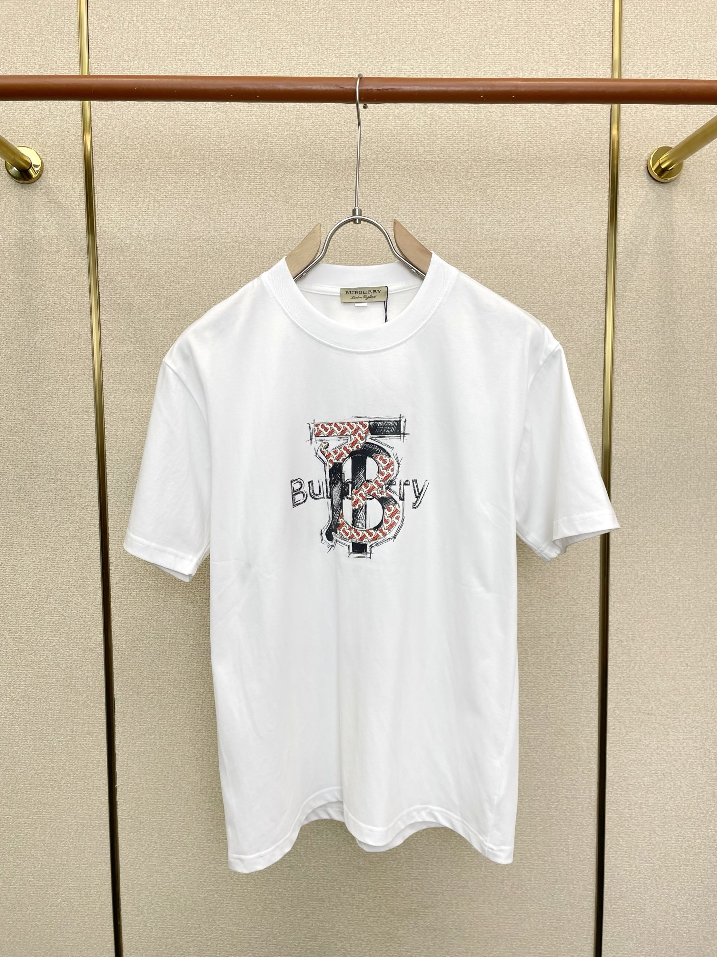 。Burberry巴宝莉💥砸锅卖铁都要上的新款新款原单男士休闲短袖 高端定制 高端版本 时尚百搭爆款⚠️