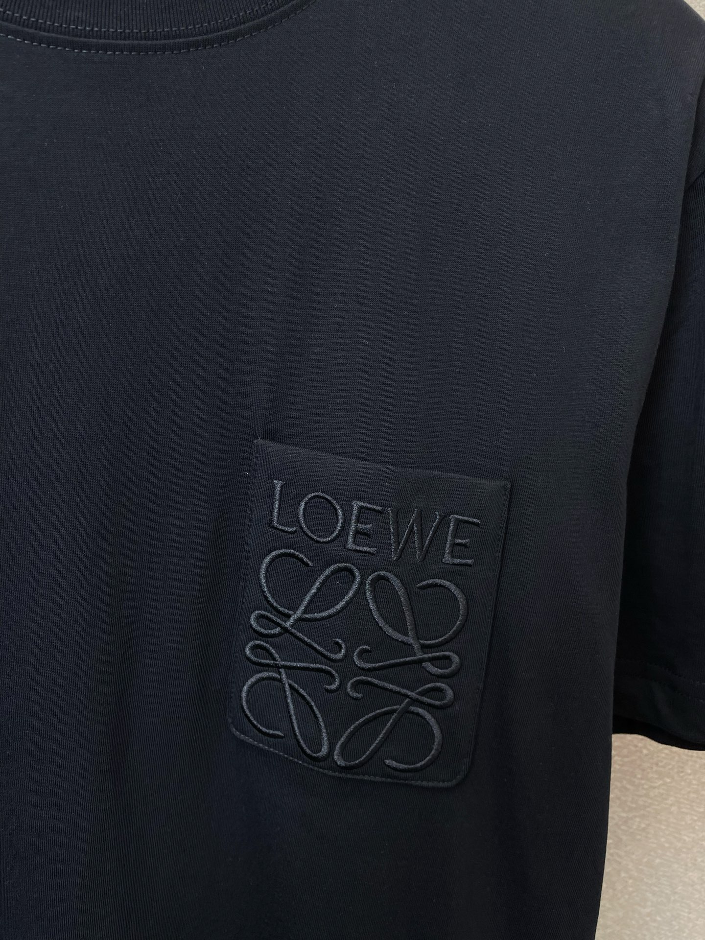 。LOEWE罗意威💥砸锅卖铁都要上的新款新款原单男士休闲短袖 高端定制 高端版本 时尚百搭爆款⚠️⚠️✨