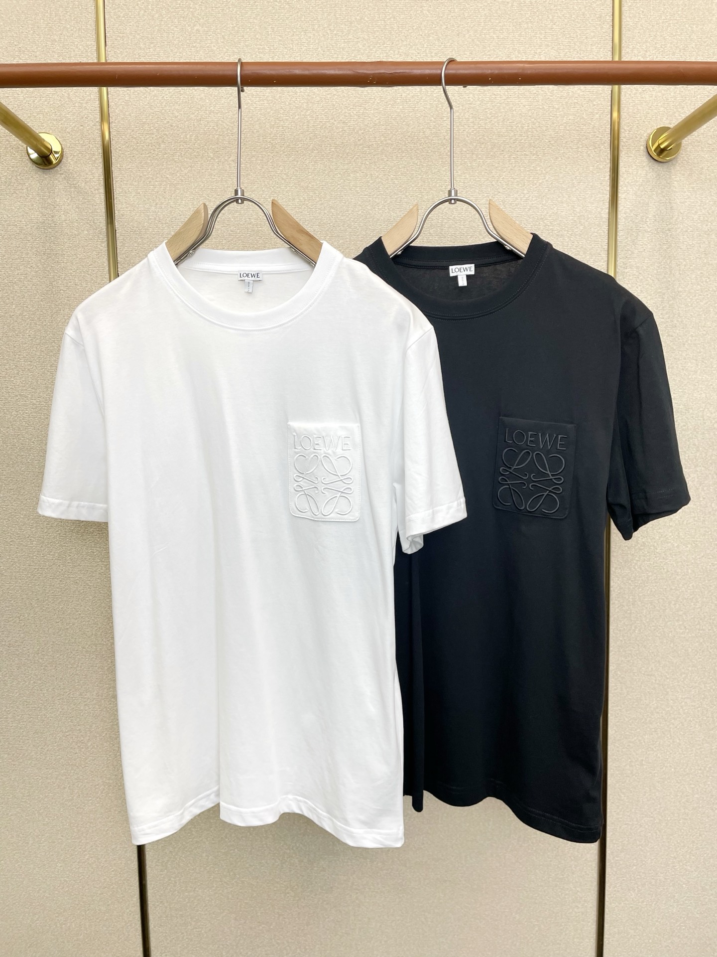 。LOEWE罗意威💥砸锅卖铁都要上的新款新款原单男士休闲短袖 高端定制 高端版本 时尚百搭爆款⚠️⚠️✨