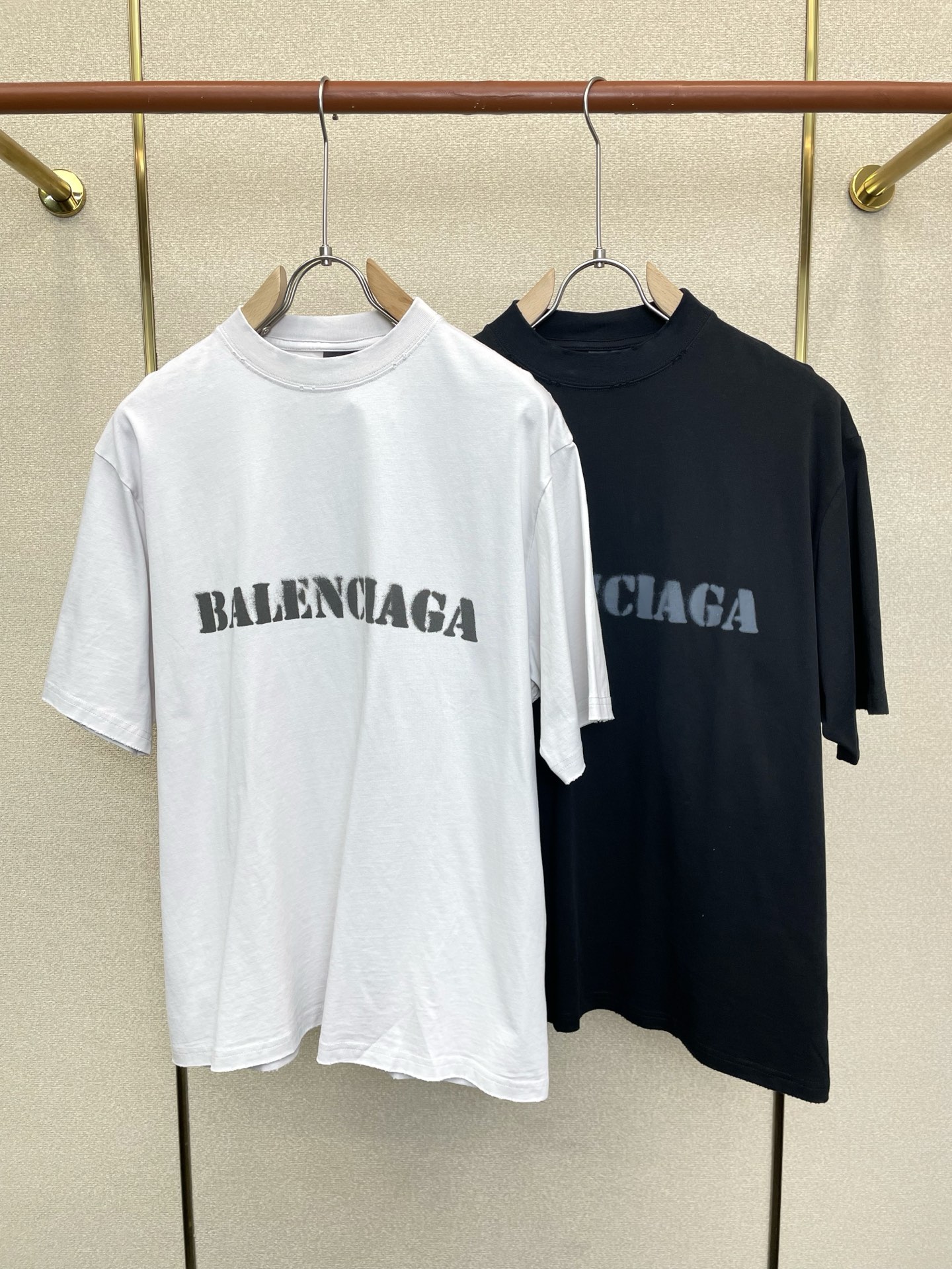 。Balenciaga巴黎世家💥砸锅卖铁都要上的新款新款原单男士休闲短袖 高端定制 高端版本 时尚百搭爆