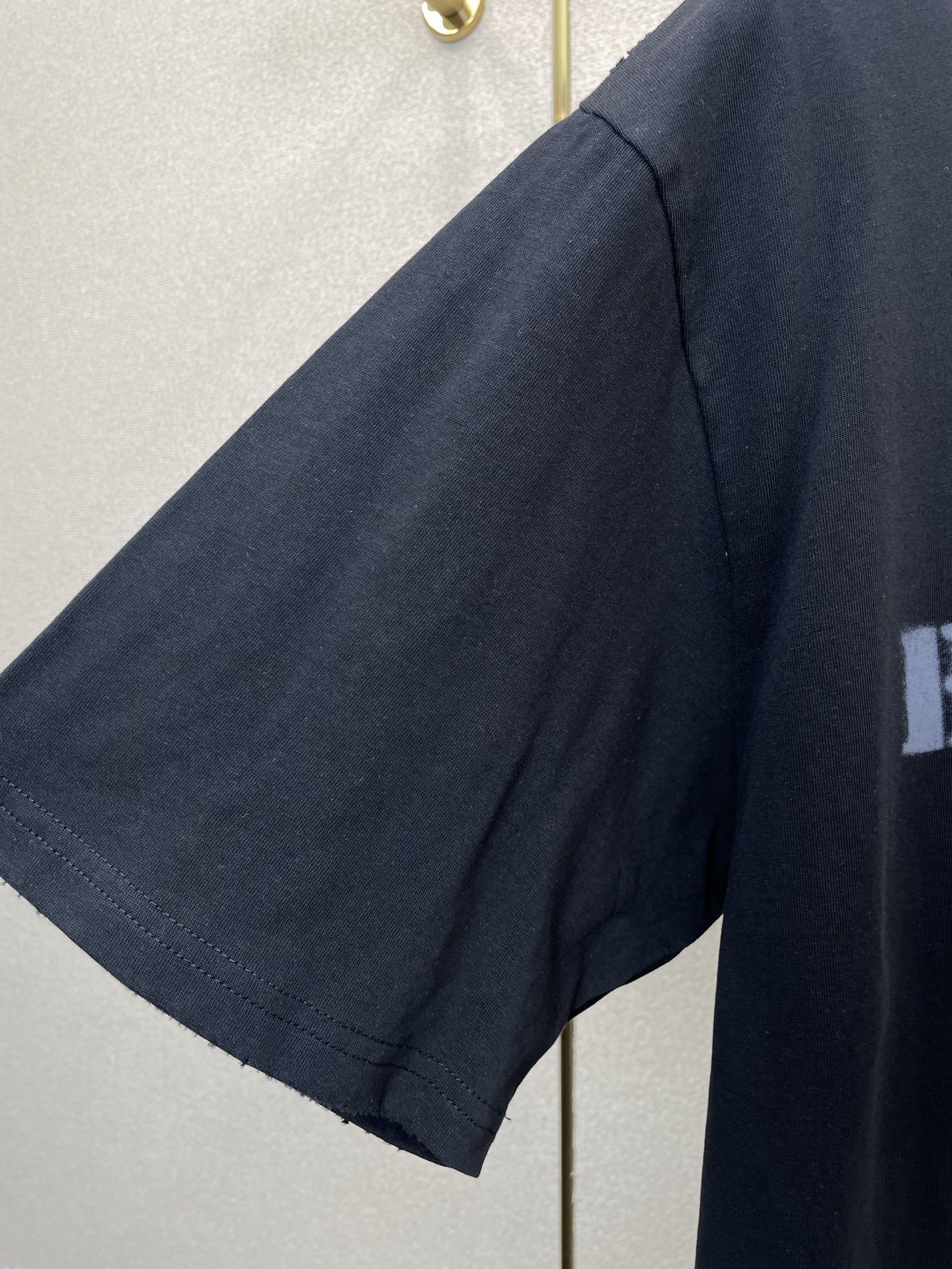 。Balenciaga巴黎世家💥砸锅卖铁都要上的新款新款原单男士休闲短袖 高端定制 高端版本 时尚百搭爆