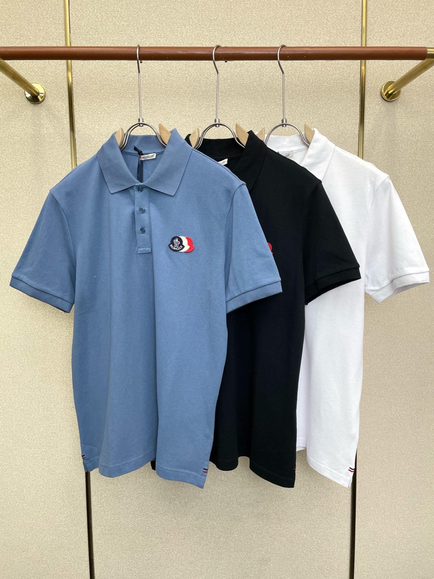 。Moncler蒙口💥砸锅卖铁都要上的新款新款原单男士休闲短袖 高端定制 高端版本 时尚百搭爆款⚠️⚠️