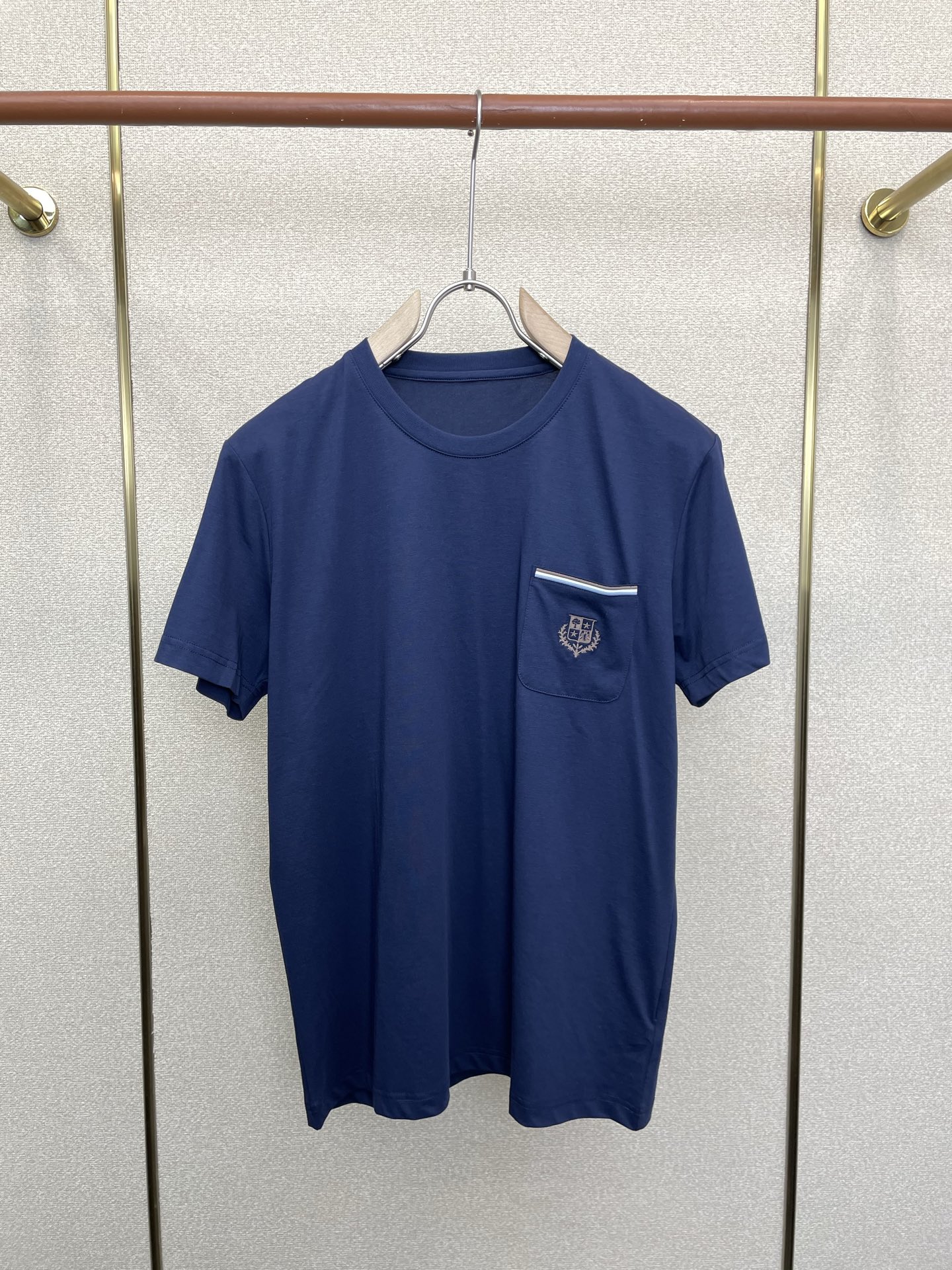 。Loro Piana-Loro Piana诺悠翩雅💥砸锅卖铁都要上的新款新款原单男士休闲短袖 高端定制