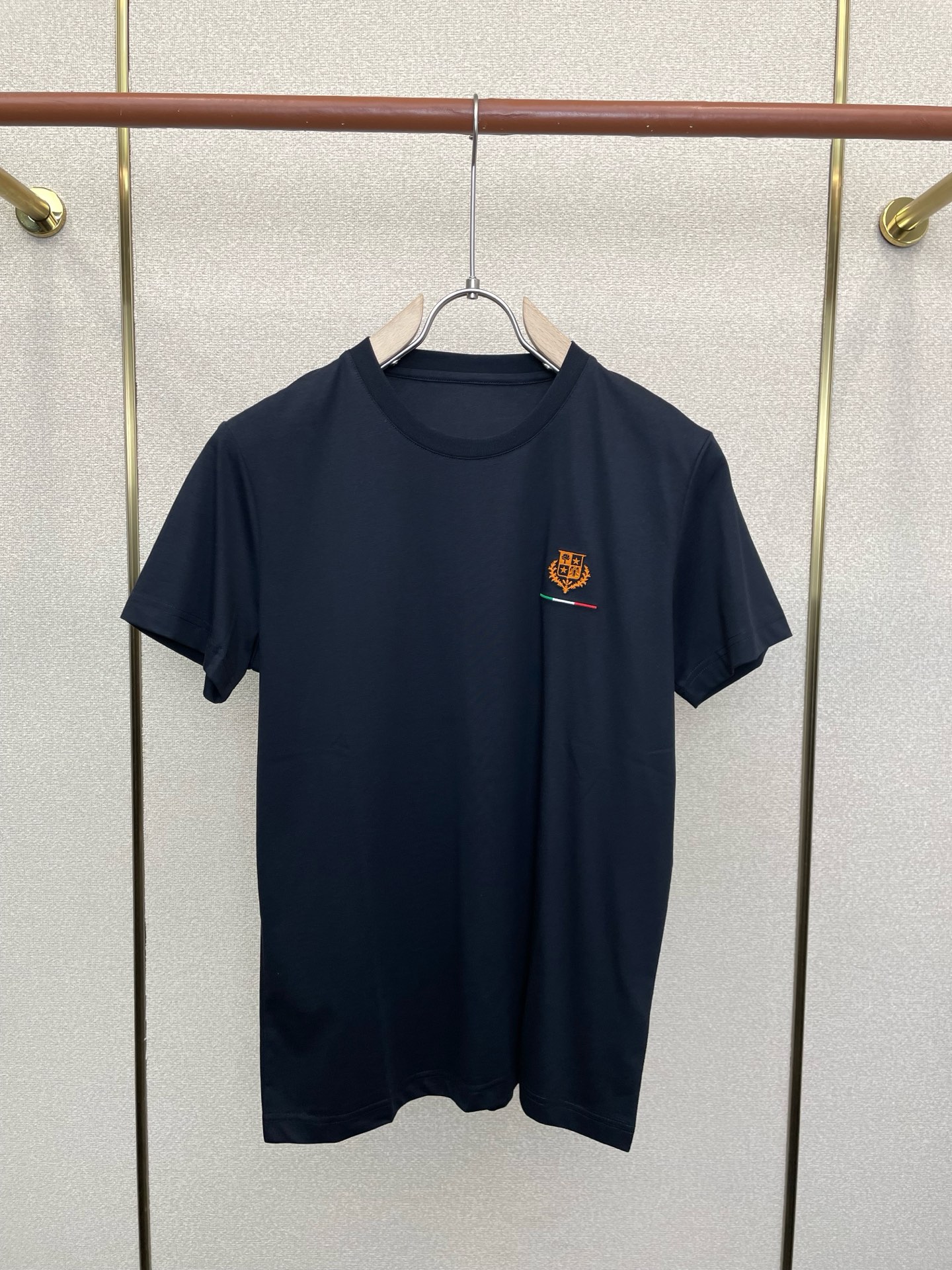 。Loro Piana-Loro Piana诺悠翩雅💥砸锅卖铁都要上的新款新款原单男士休闲短袖 高端定制